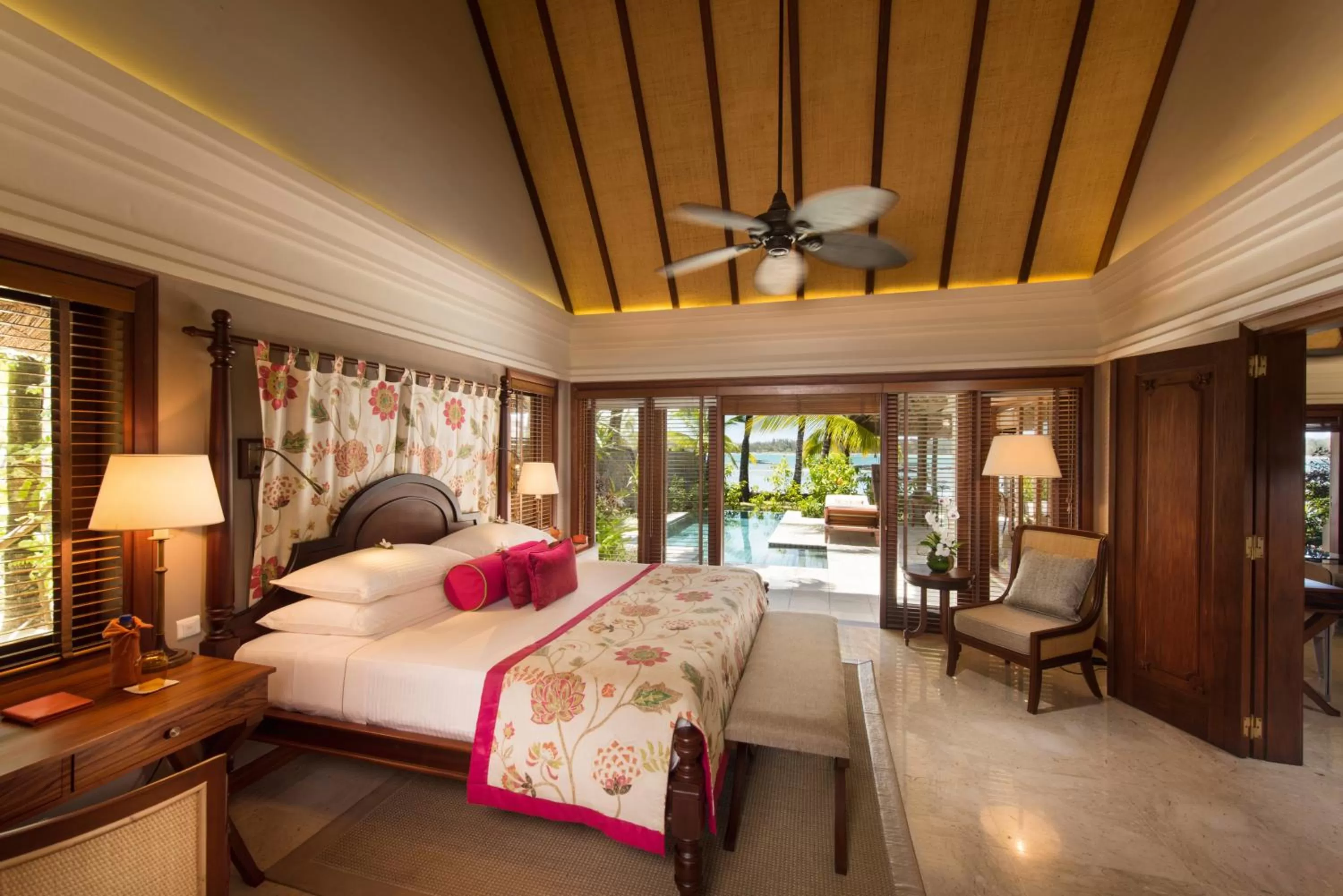 Photo of the whole room, Bed in Constance Prince Maurice