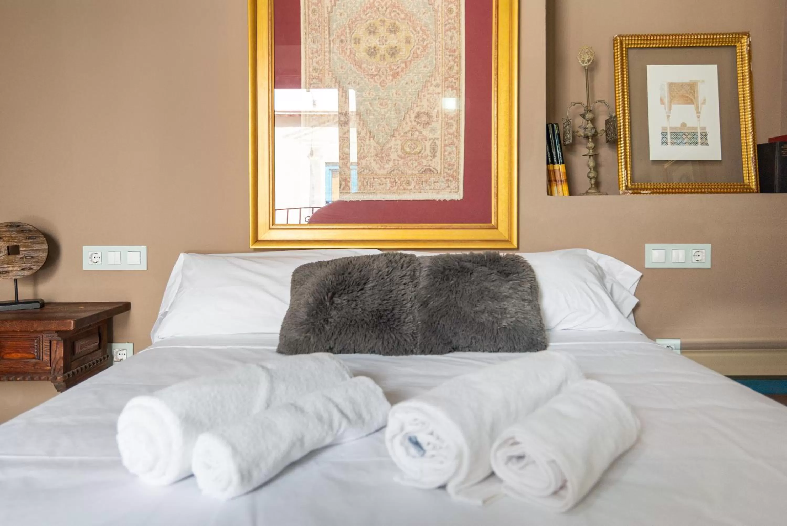 Bed in Hotel Albaicín