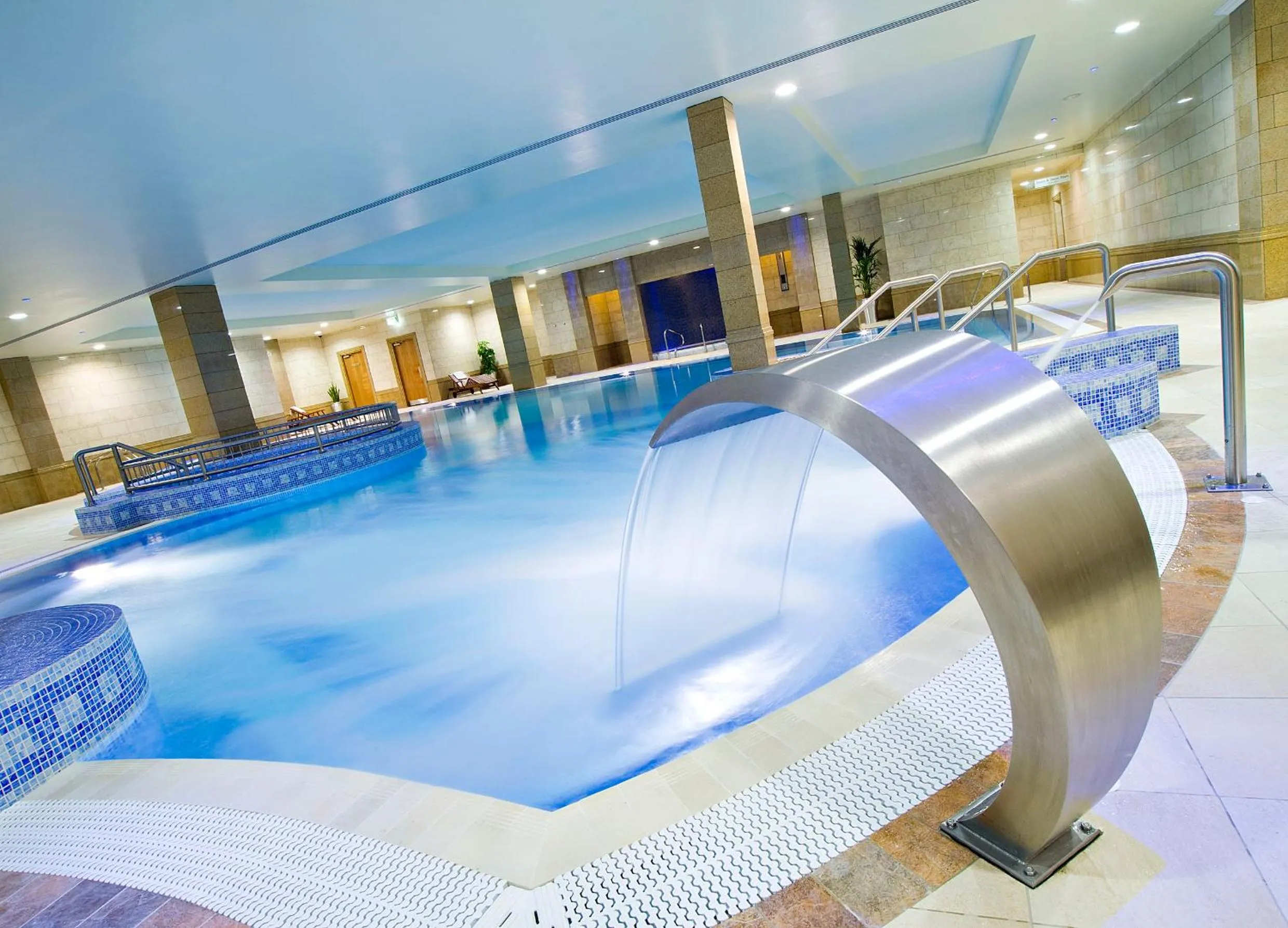 Swimming pool in Bonnington Hotel & Leisure Centre
