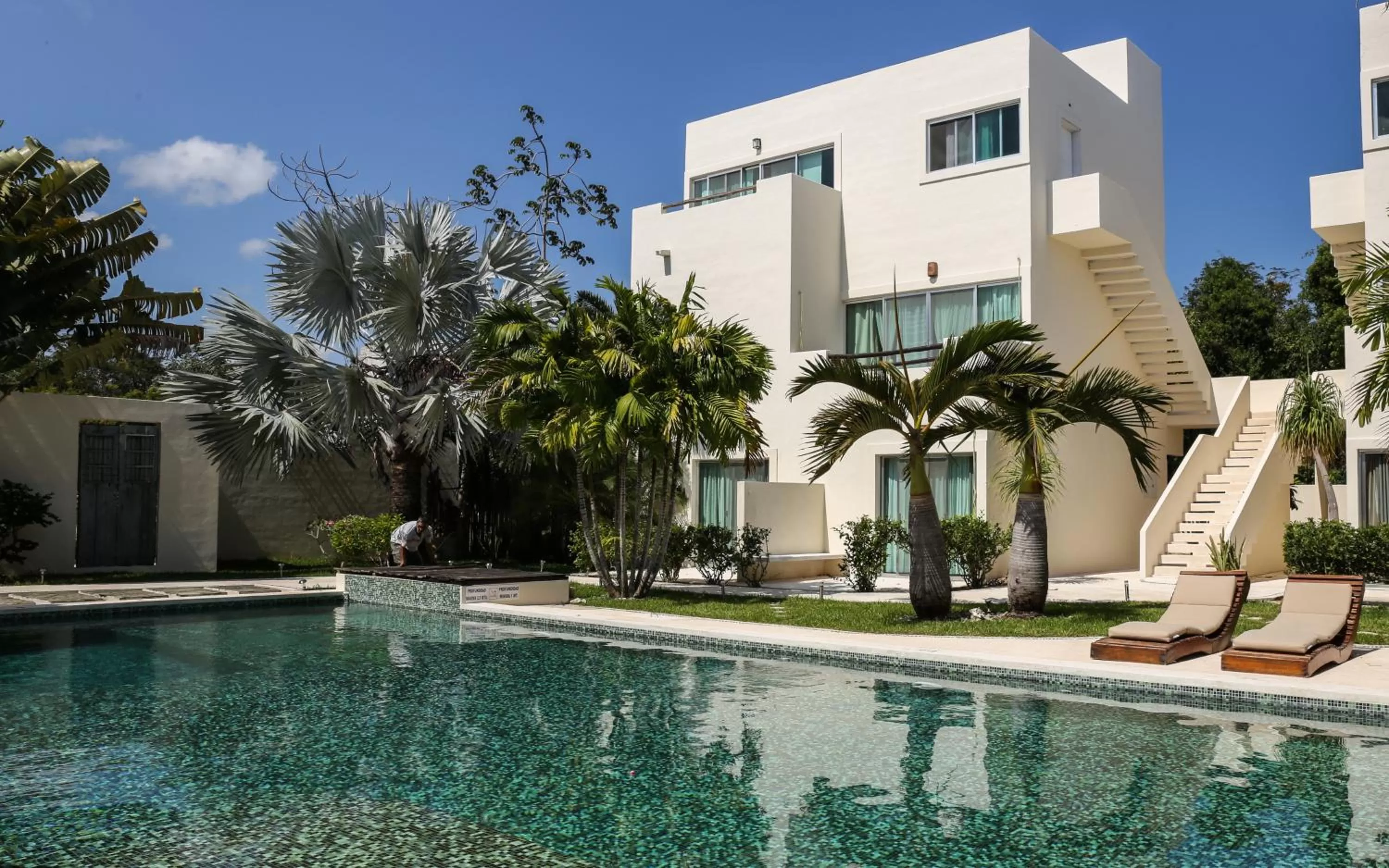 Swimming pool in Villas H2O