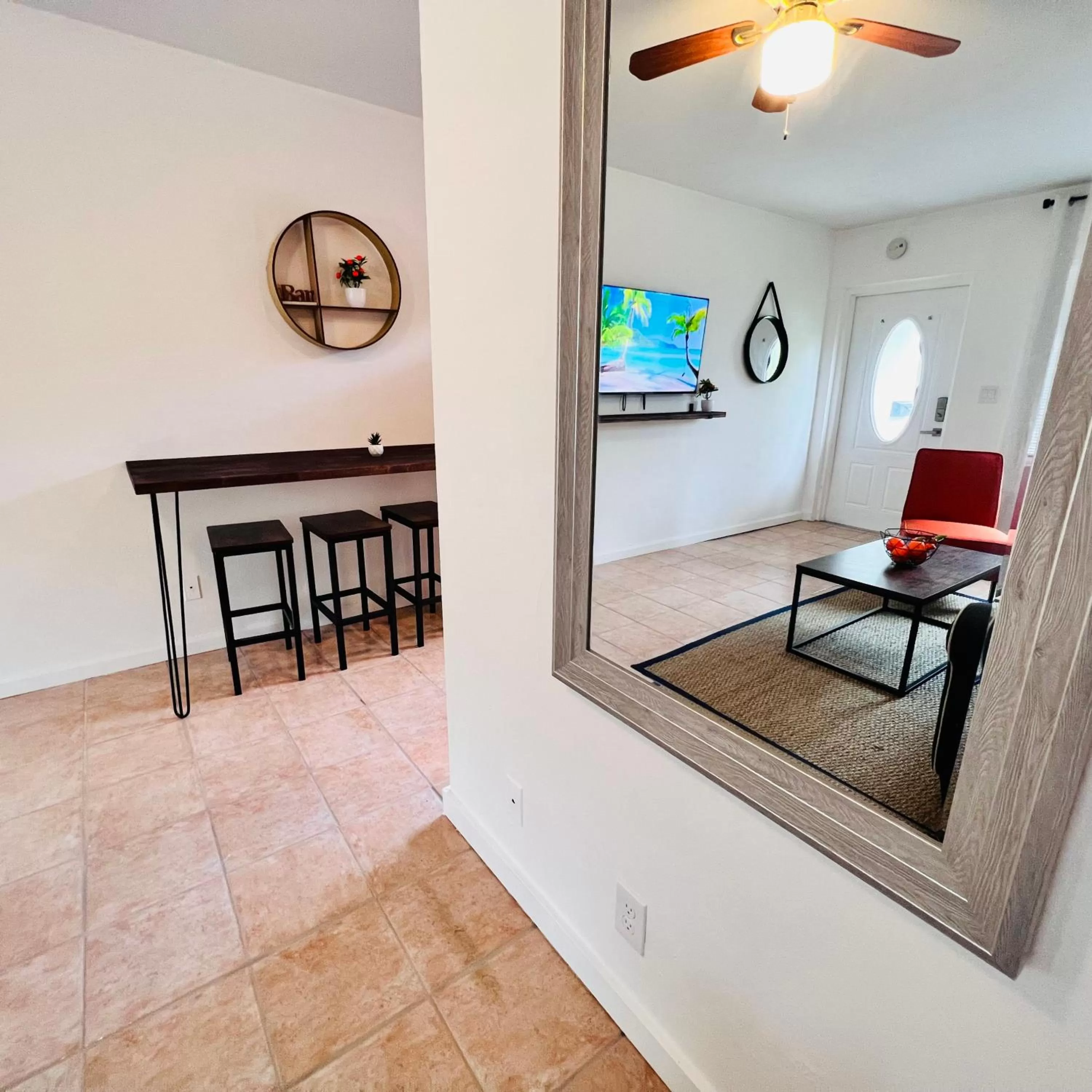 Seating area in CocoBay 2BR Condos Near Beach, Galleria Mall, Wilton Manors, Cruise Port