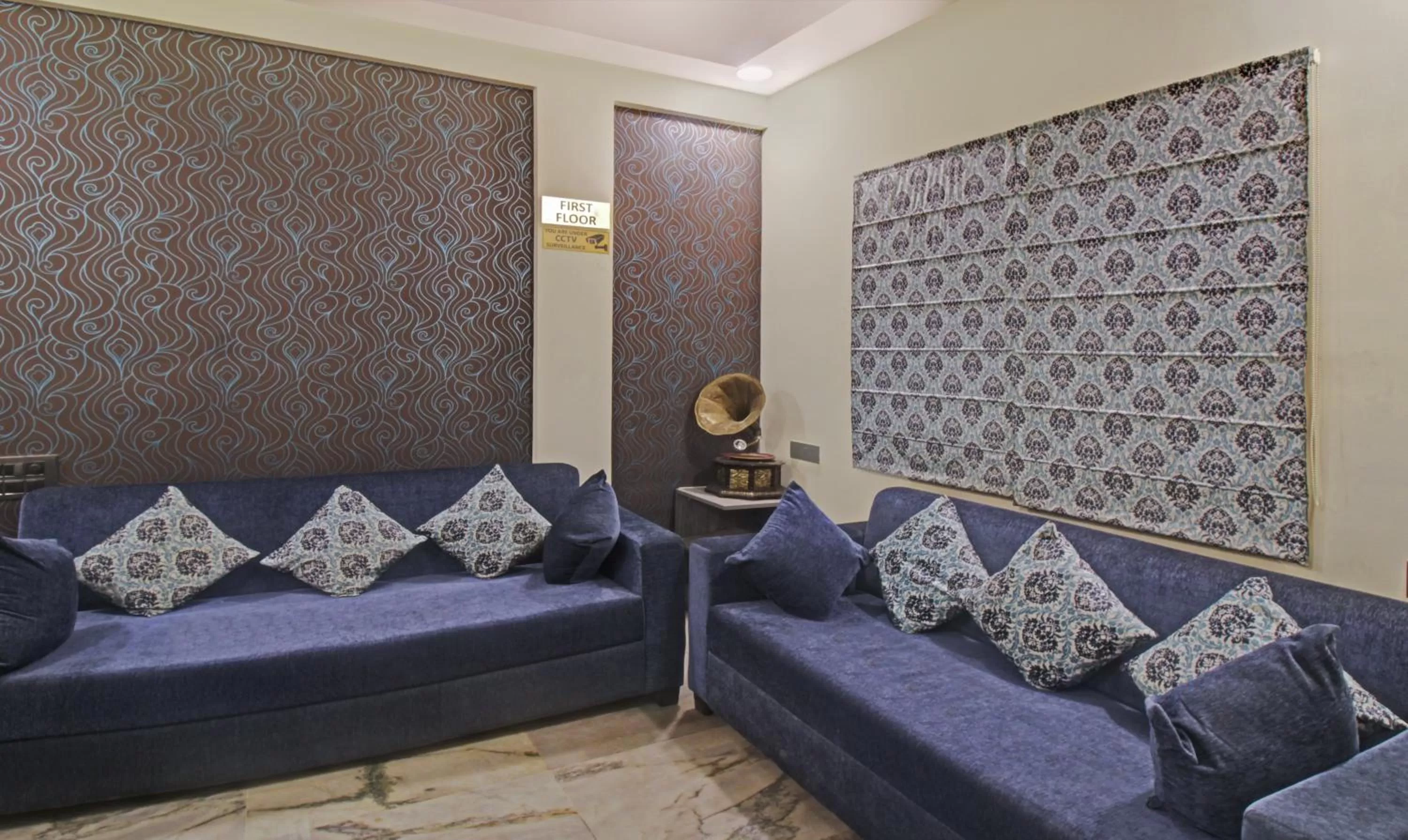 Seating area in Treebo The Boss