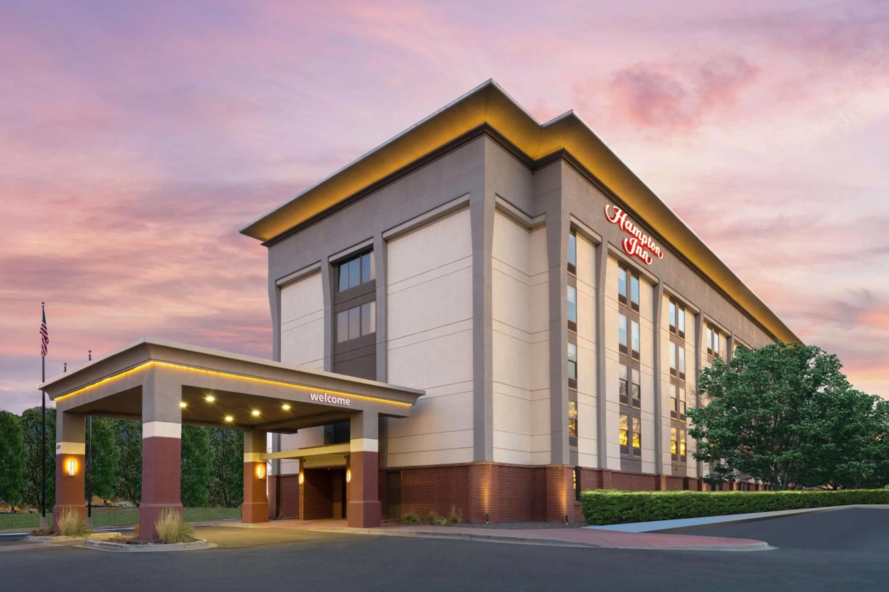 Property building in Hampton Inn Denver-International Airport
