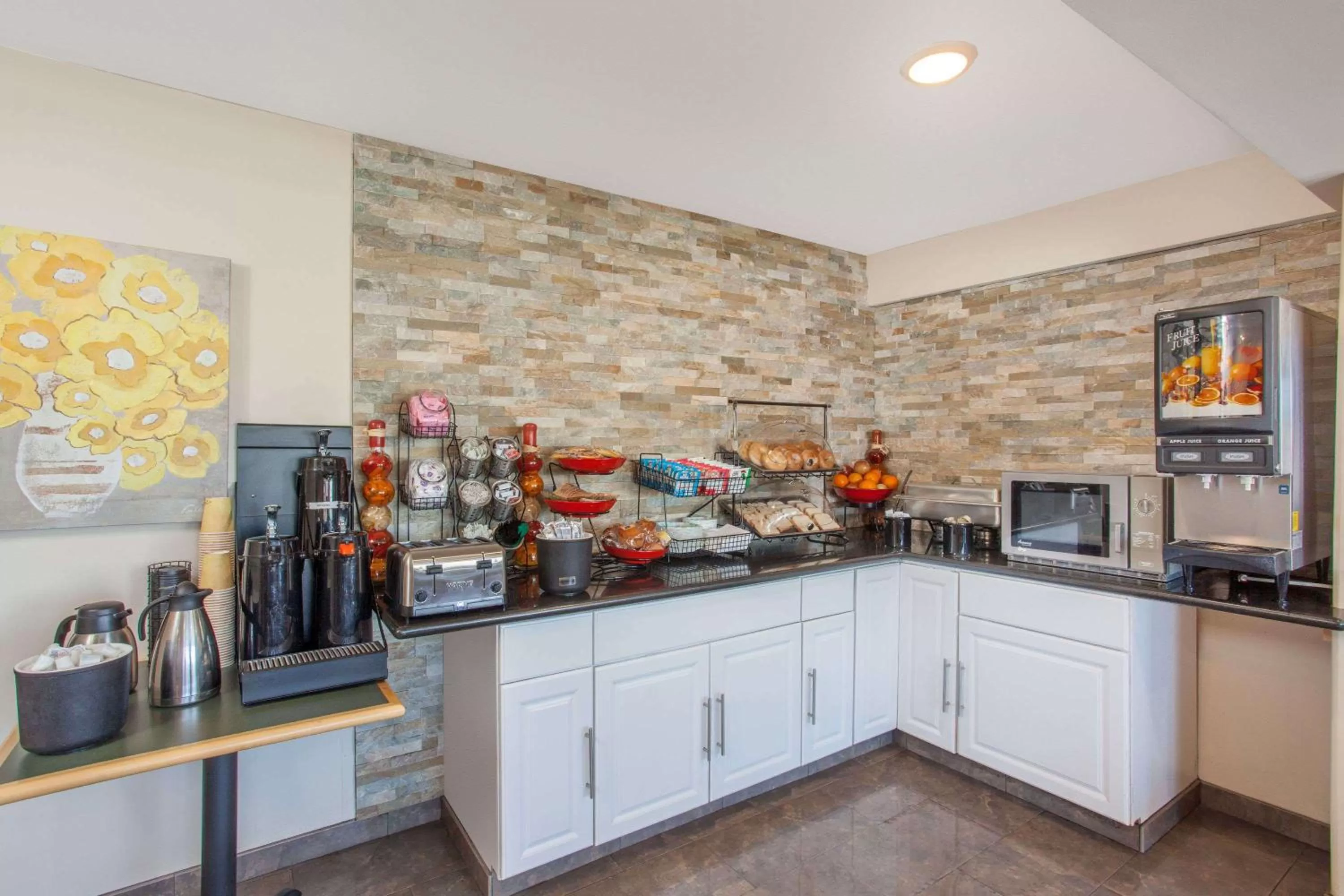 Restaurant/places to eat in Ramada by Wyndham Culver City