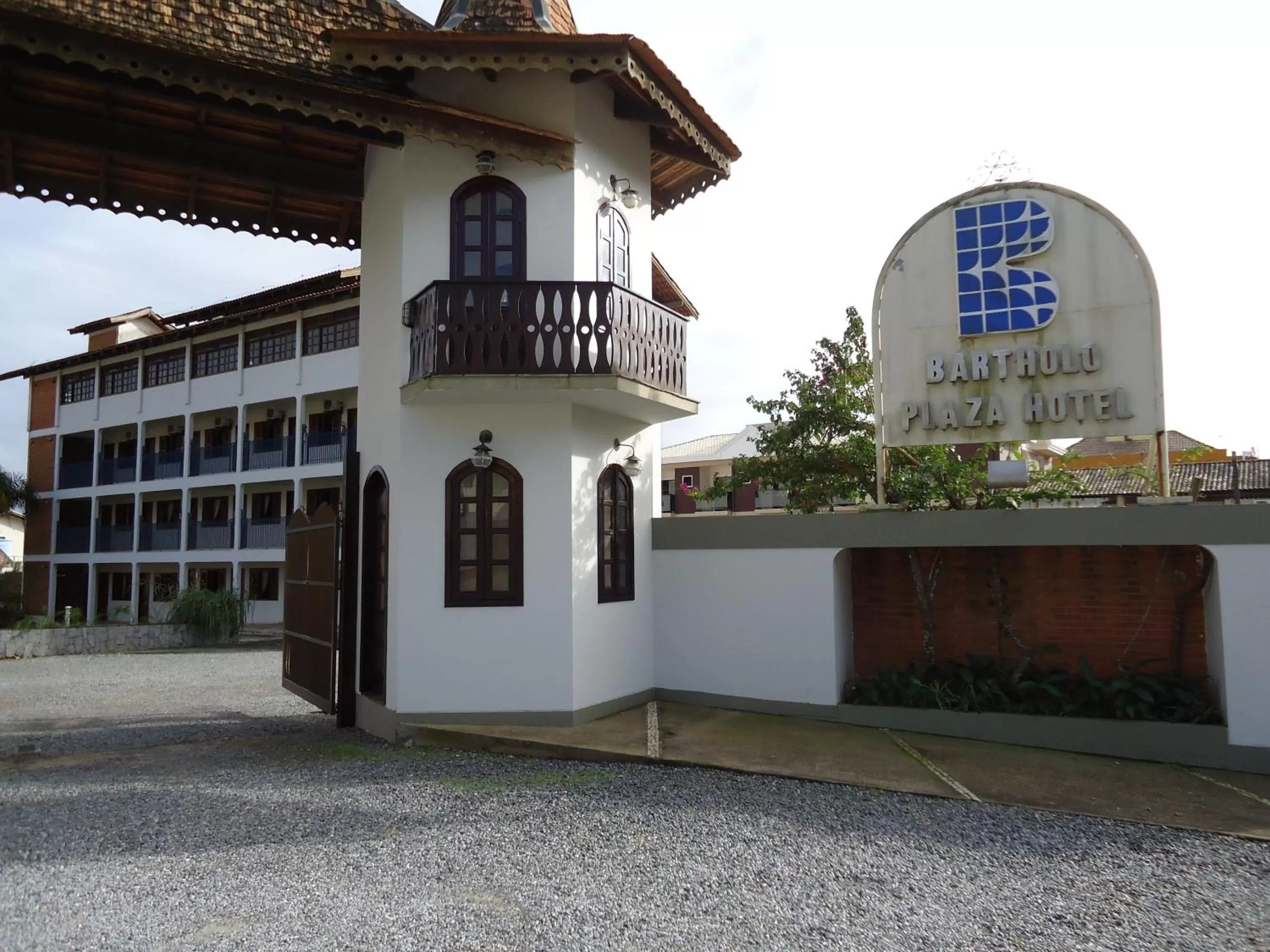 Facade/entrance, Property Building in Bartholo Plaza Hotel