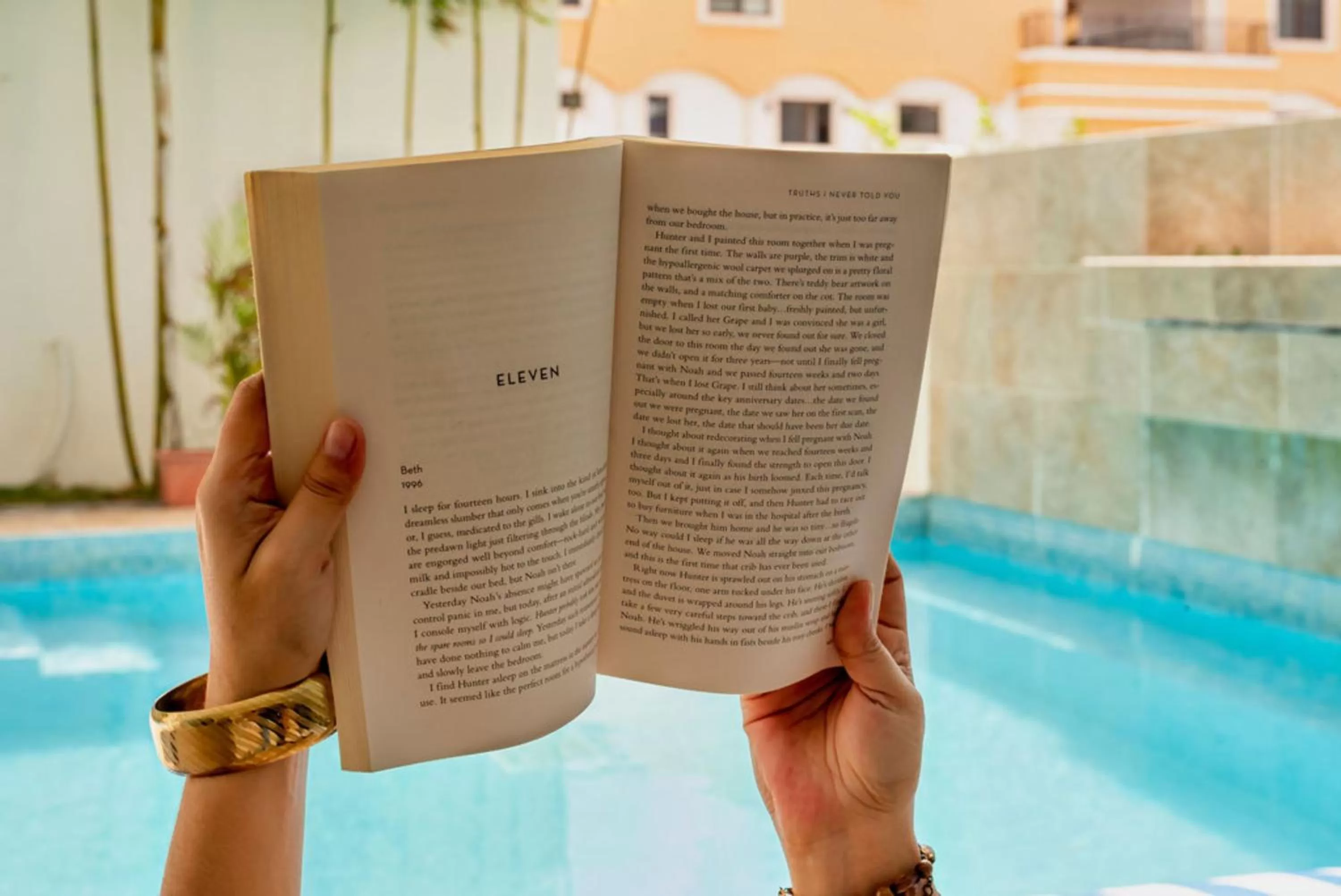 Swimming pool in Vela's Condos Ocean Front