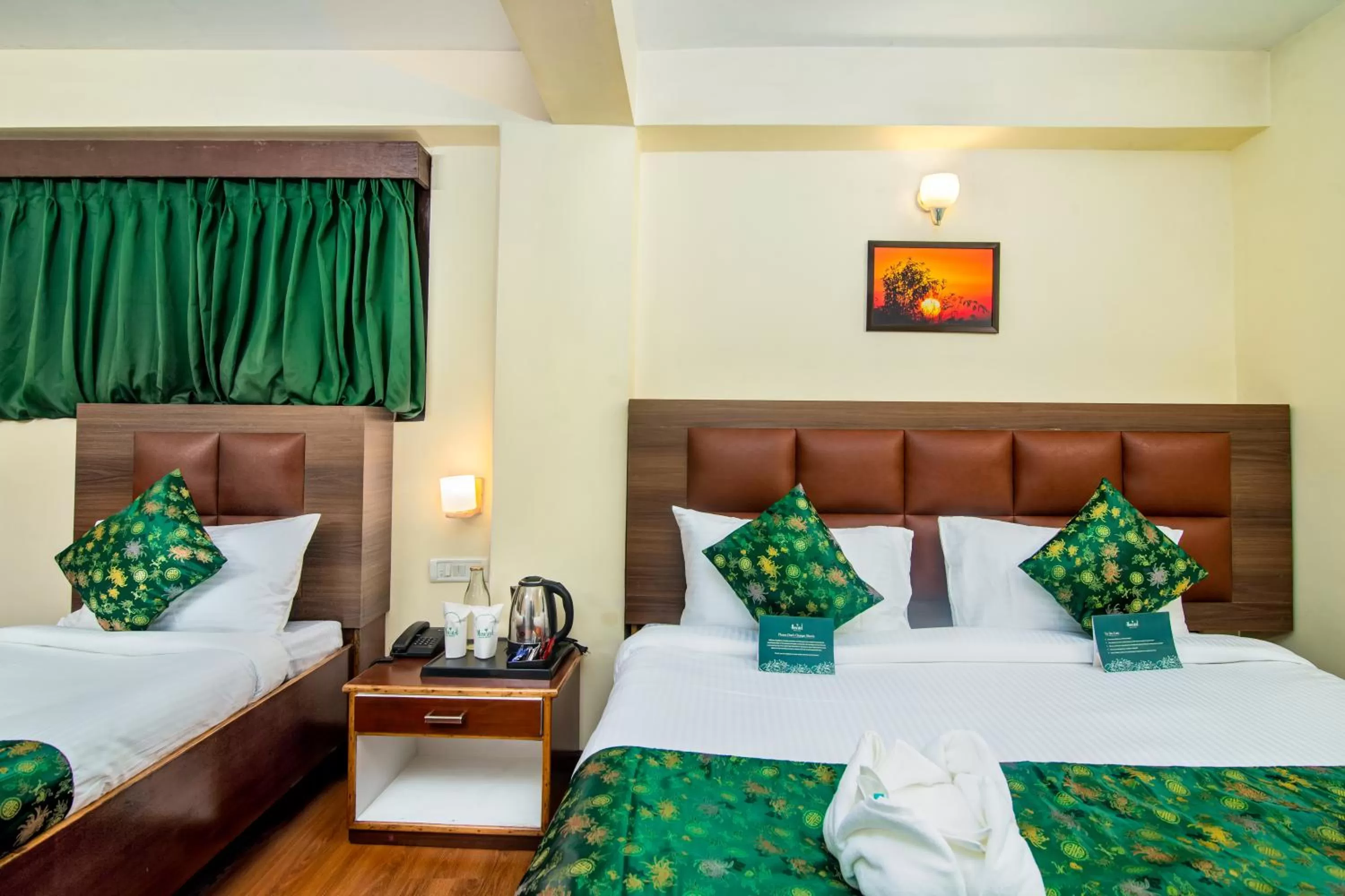 Bed in Muscatel BhumSang - 200 Mts from Mall Road