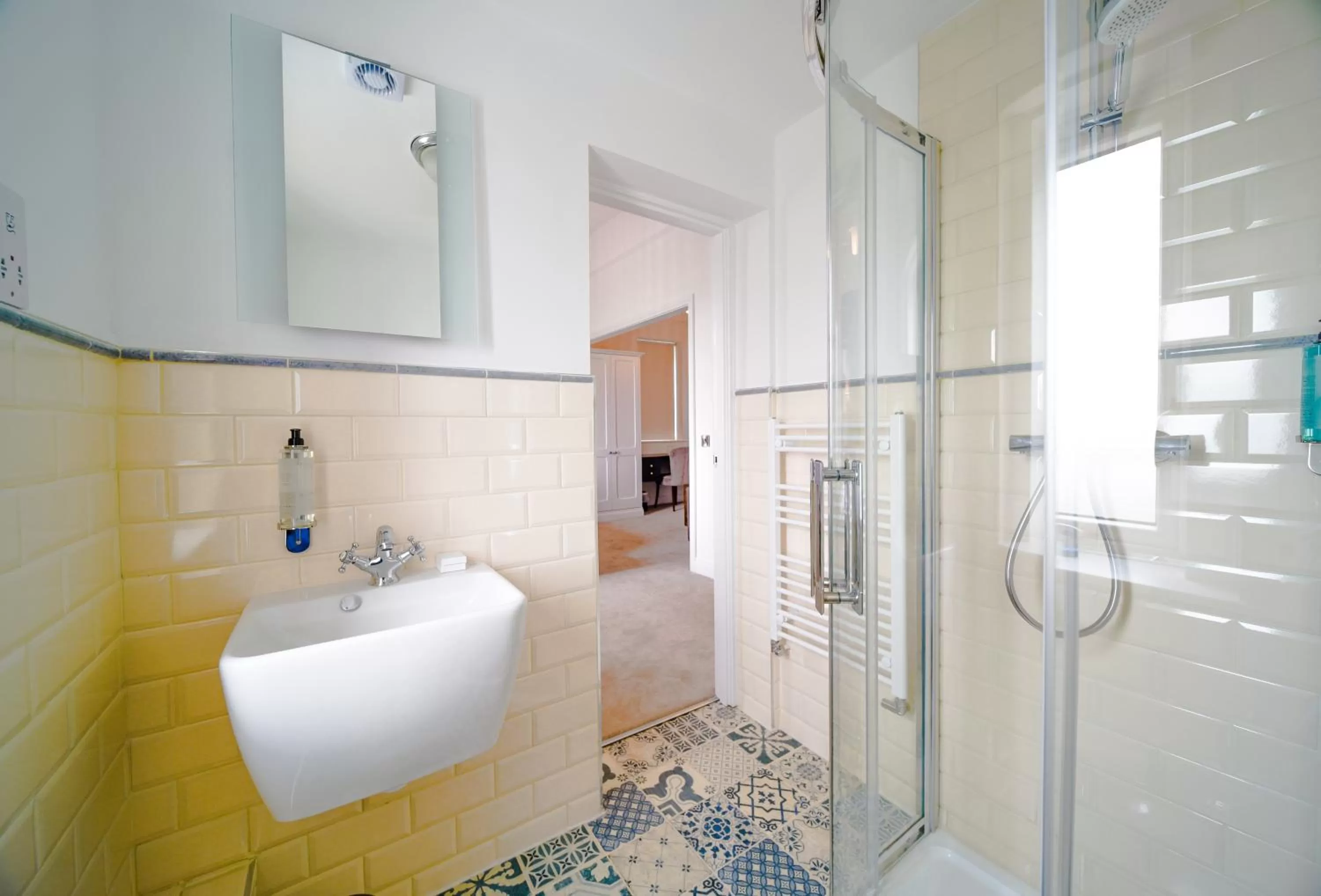 Shower in The Strand Hotel, the former residence of Oscar Wilde