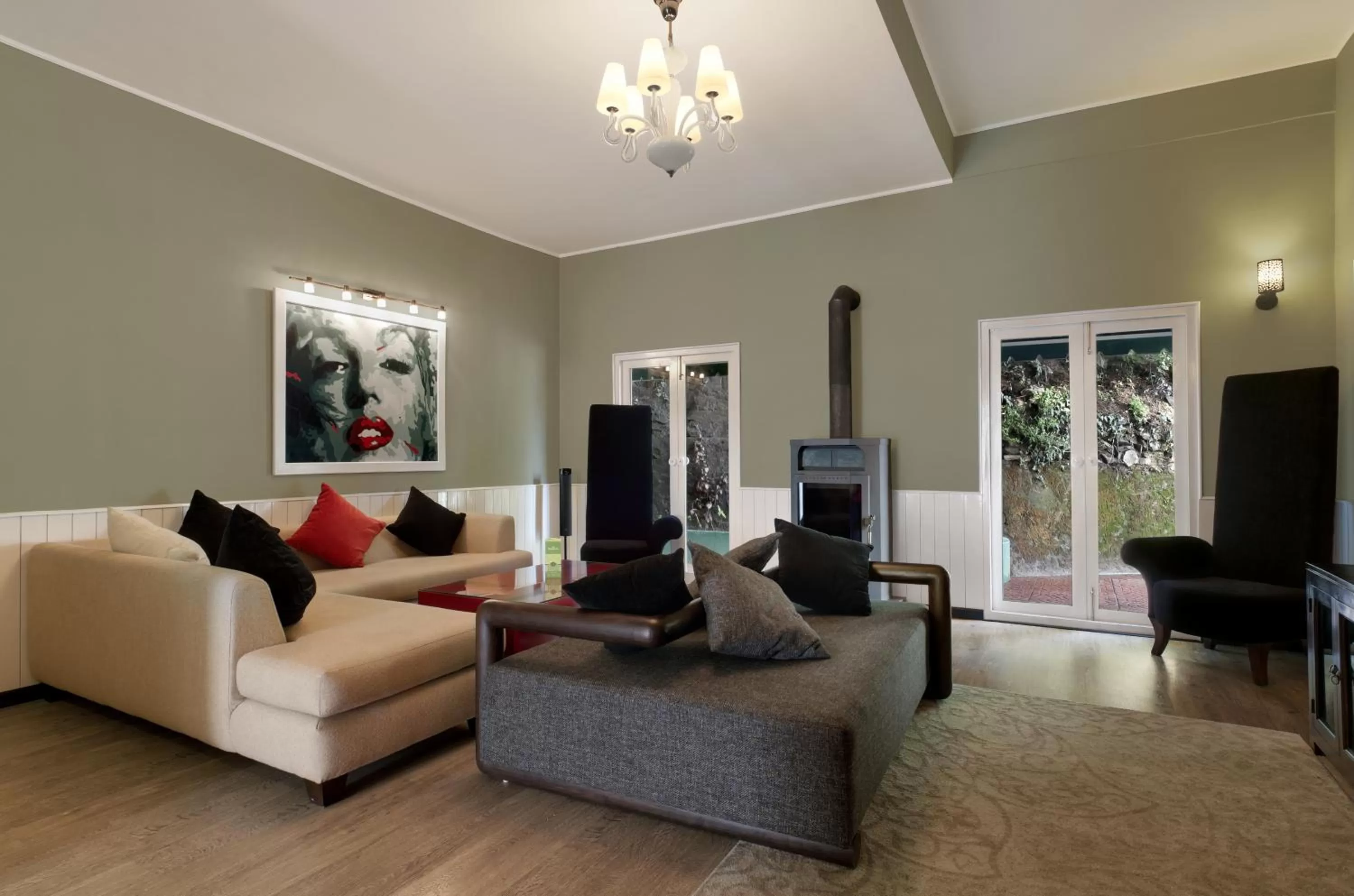 Lounge or bar in Honeymoon Inn Shimla