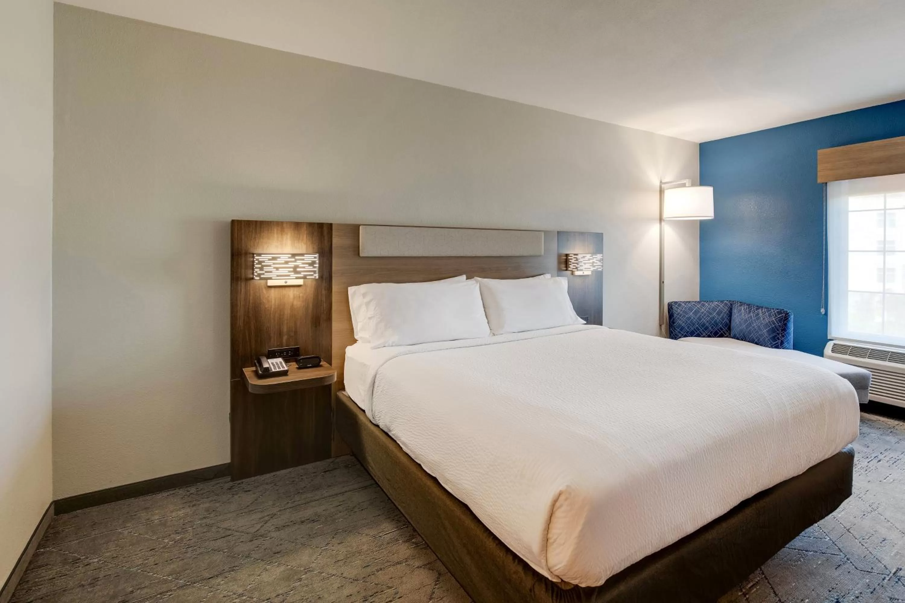 King Room with Sofa Bed - Non-Smoking in Holiday Inn Express I-95 Capitol Beltway - Largo, an IHG Hotel