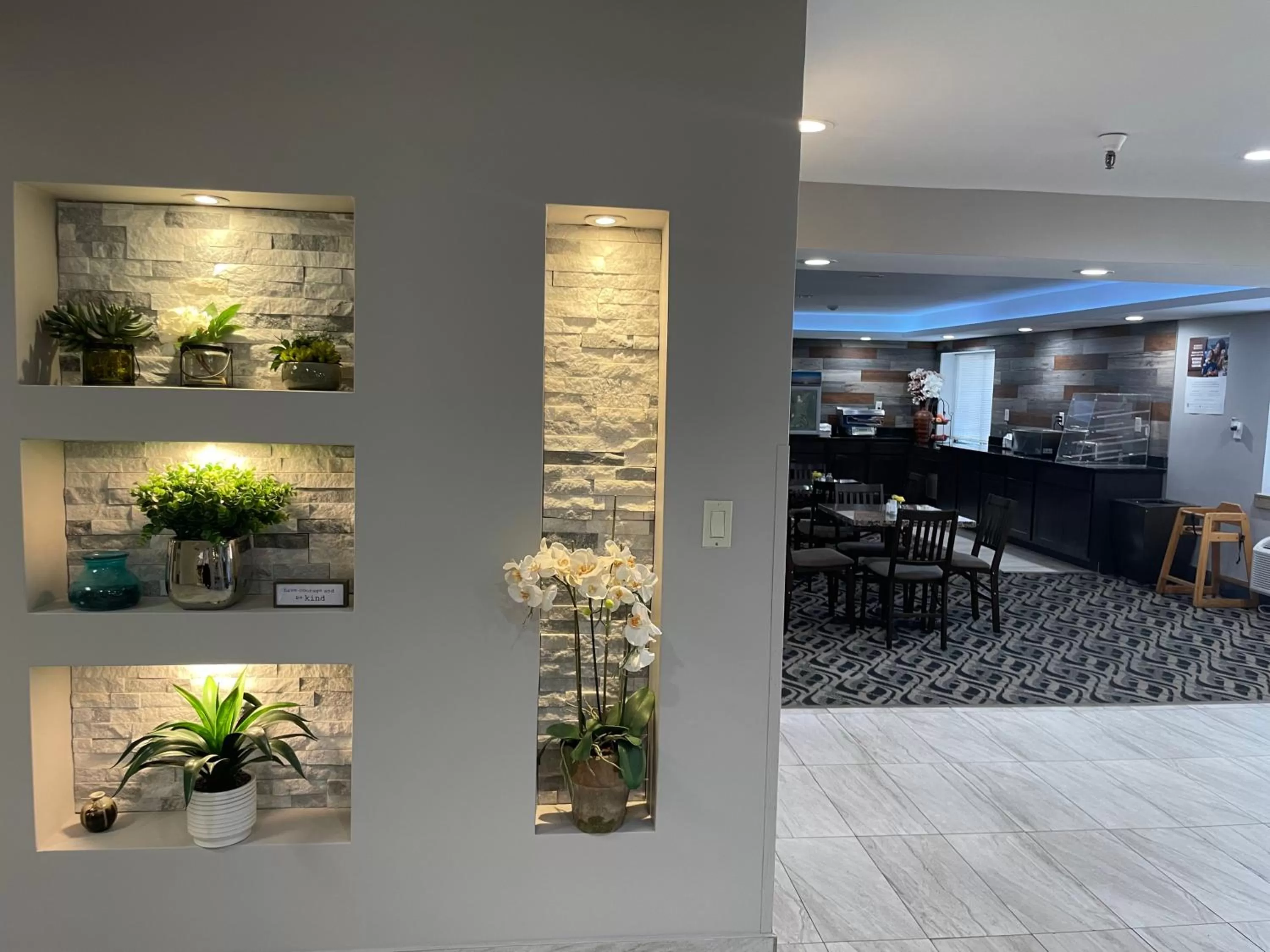 La Quinta Inn and Suites by Wyndham Cincinnati North