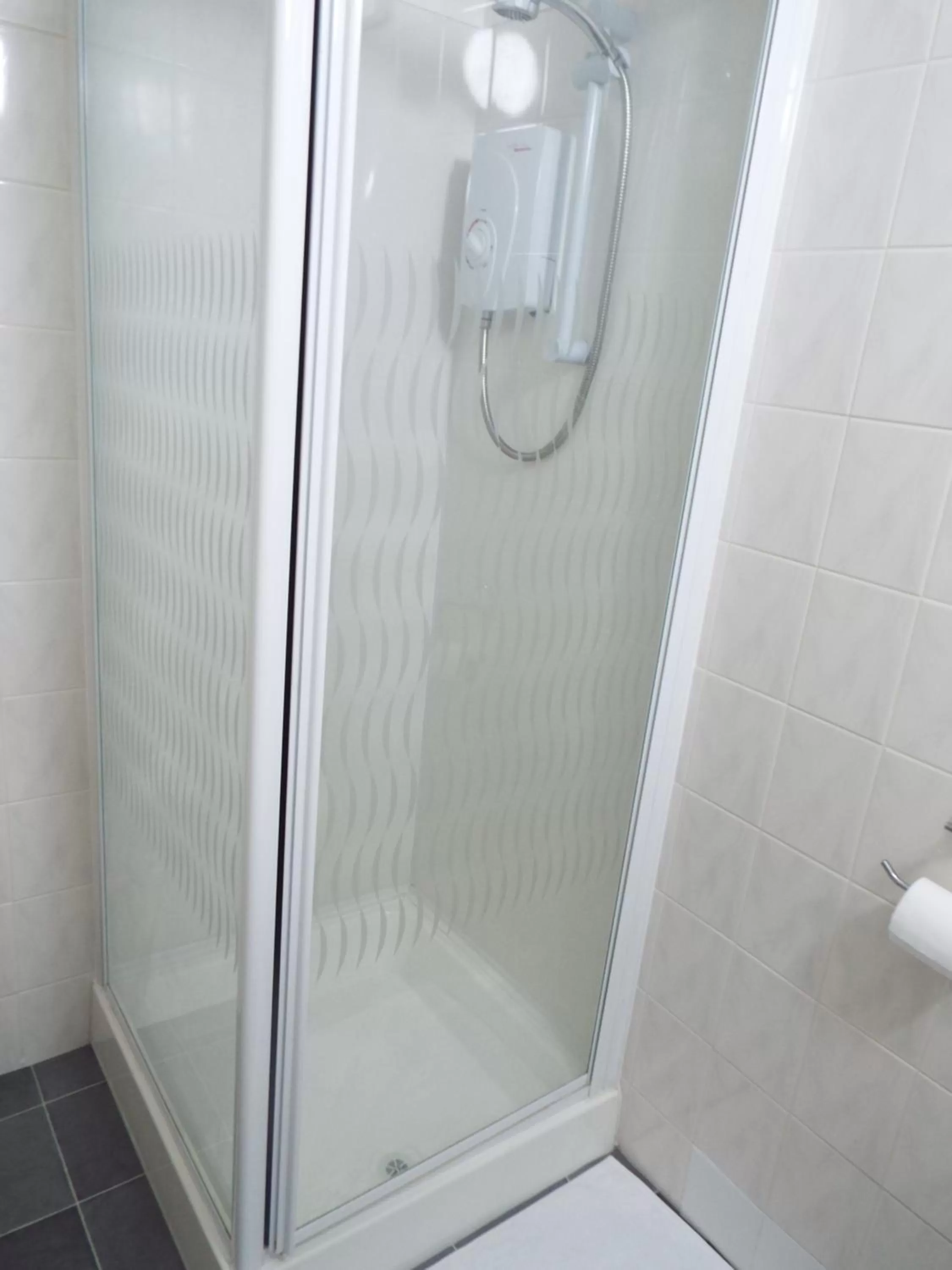 Bathroom in Alfies Hotel