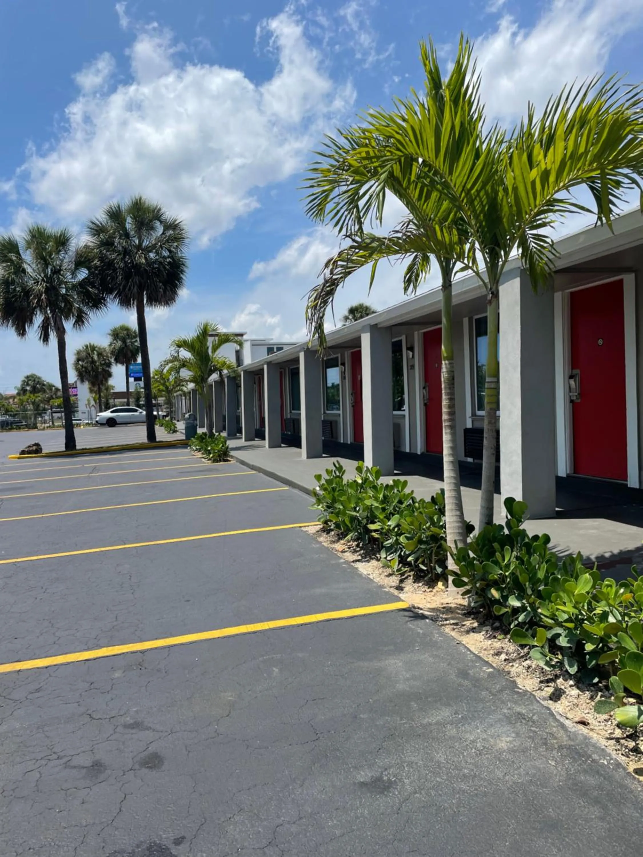 Property building in Super 8 by Wyndham Kissimmee-Orlando