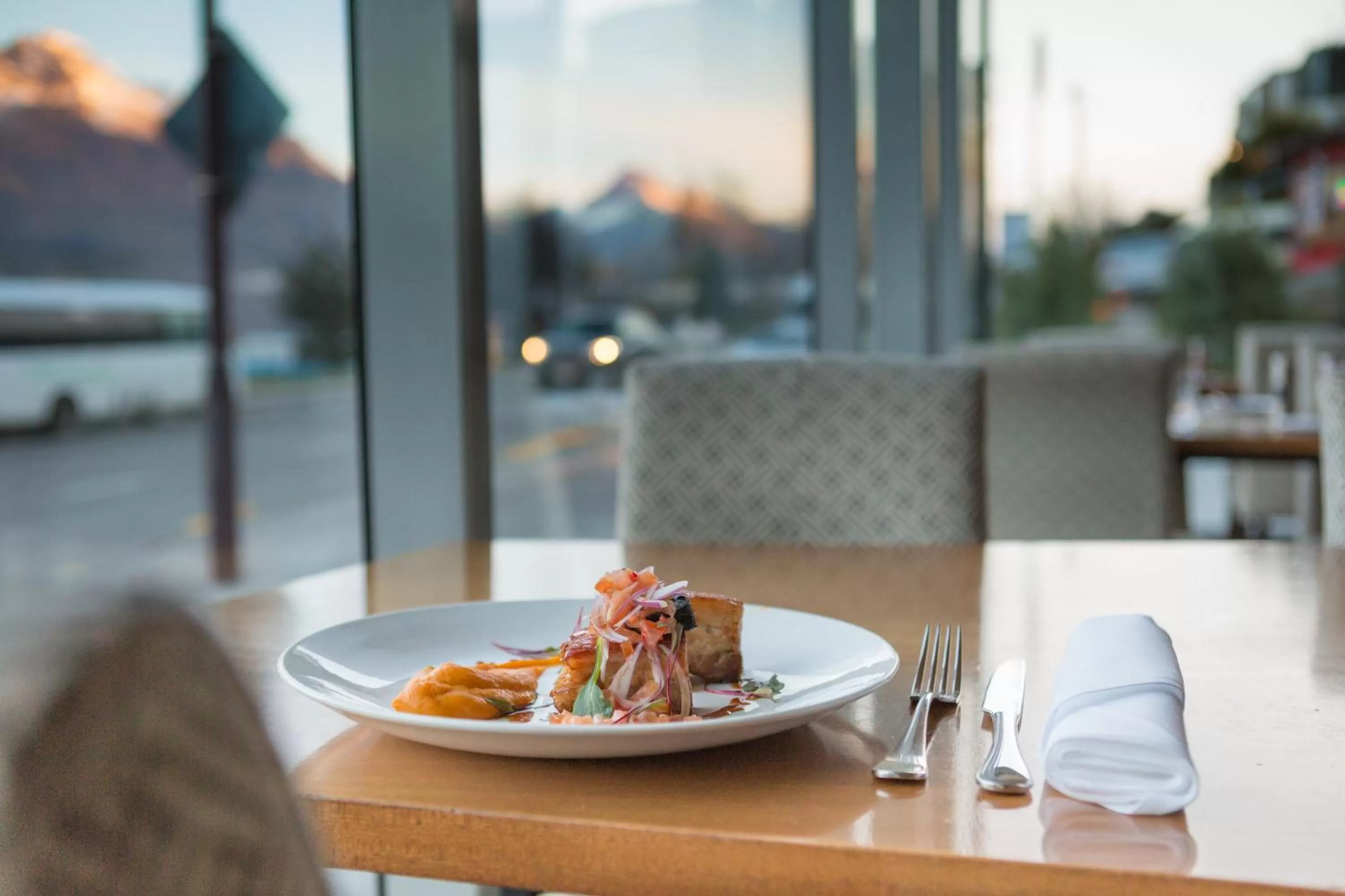 Restaurant/places to eat in Crowne Plaza Queenstown by IHG