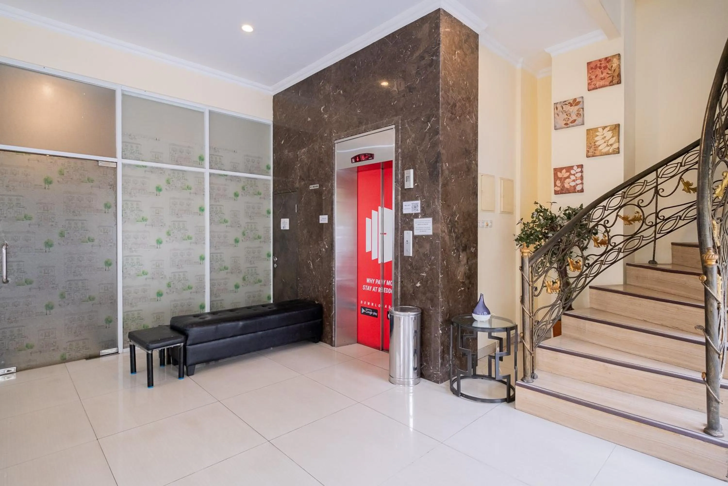 Property building in RedDoorz Plus @ Cideng Barat