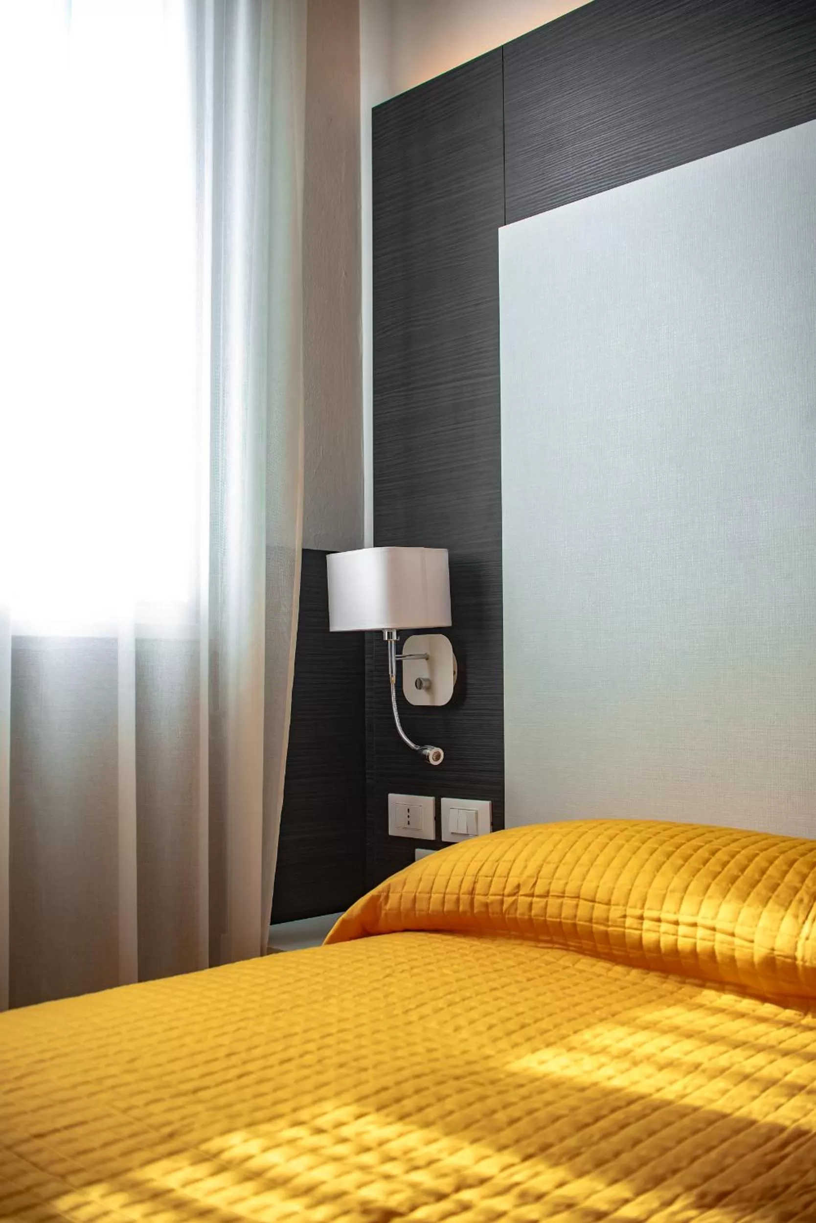 Bed in Hotel Astoria