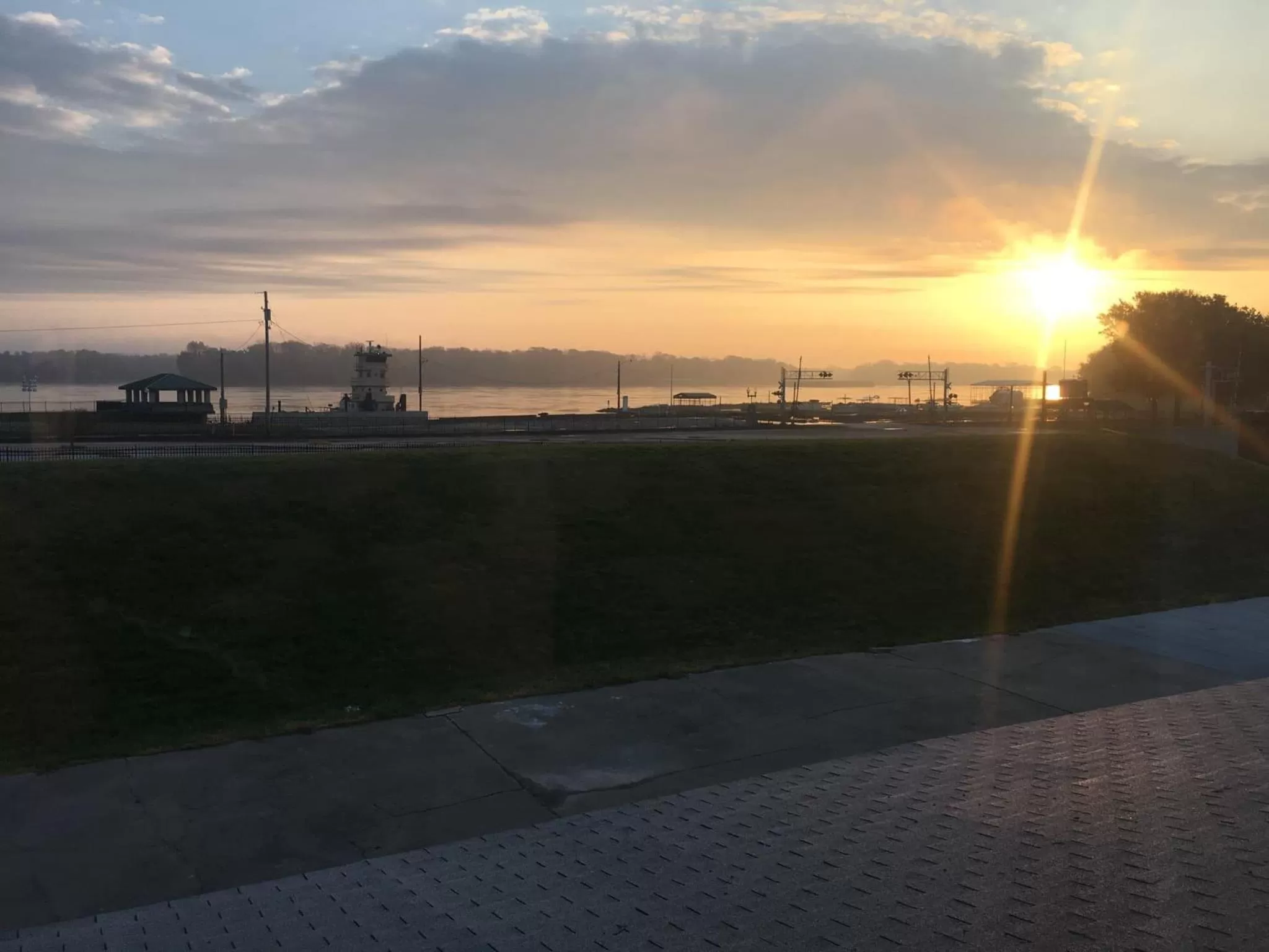 Natural landscape in Riverside inn hannibal