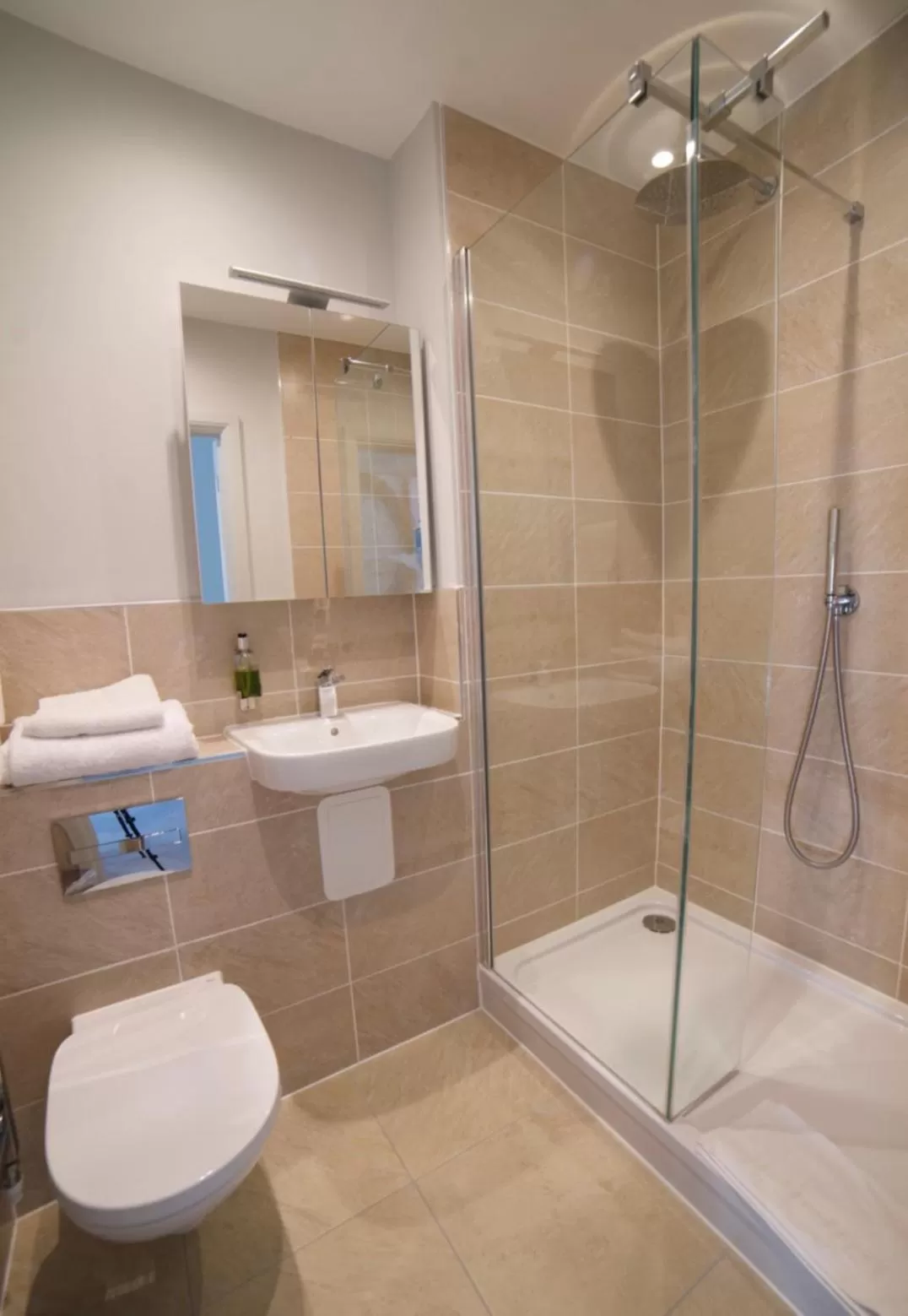 Shower in The Binsted Inn