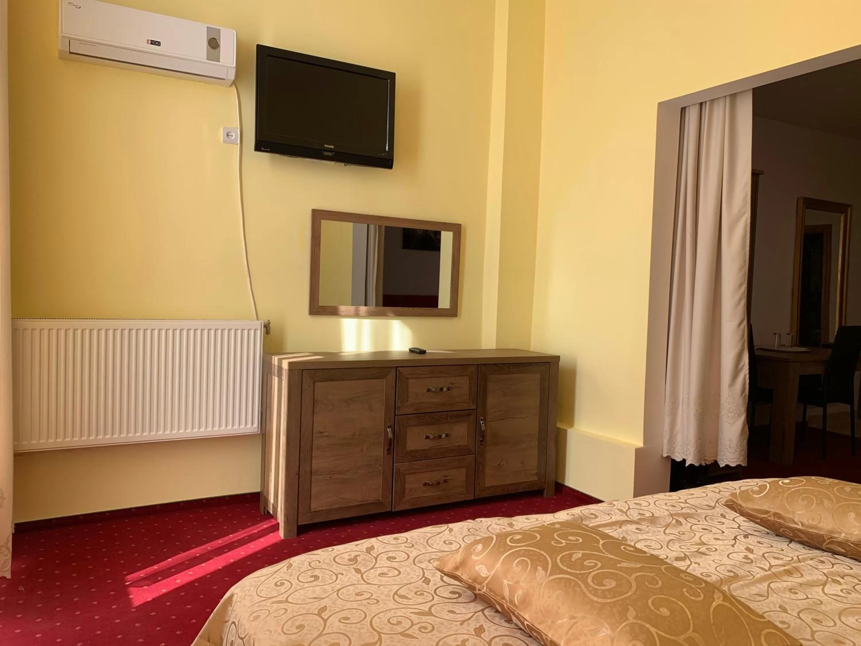 TV/Entertainment Center in Hotel Rares