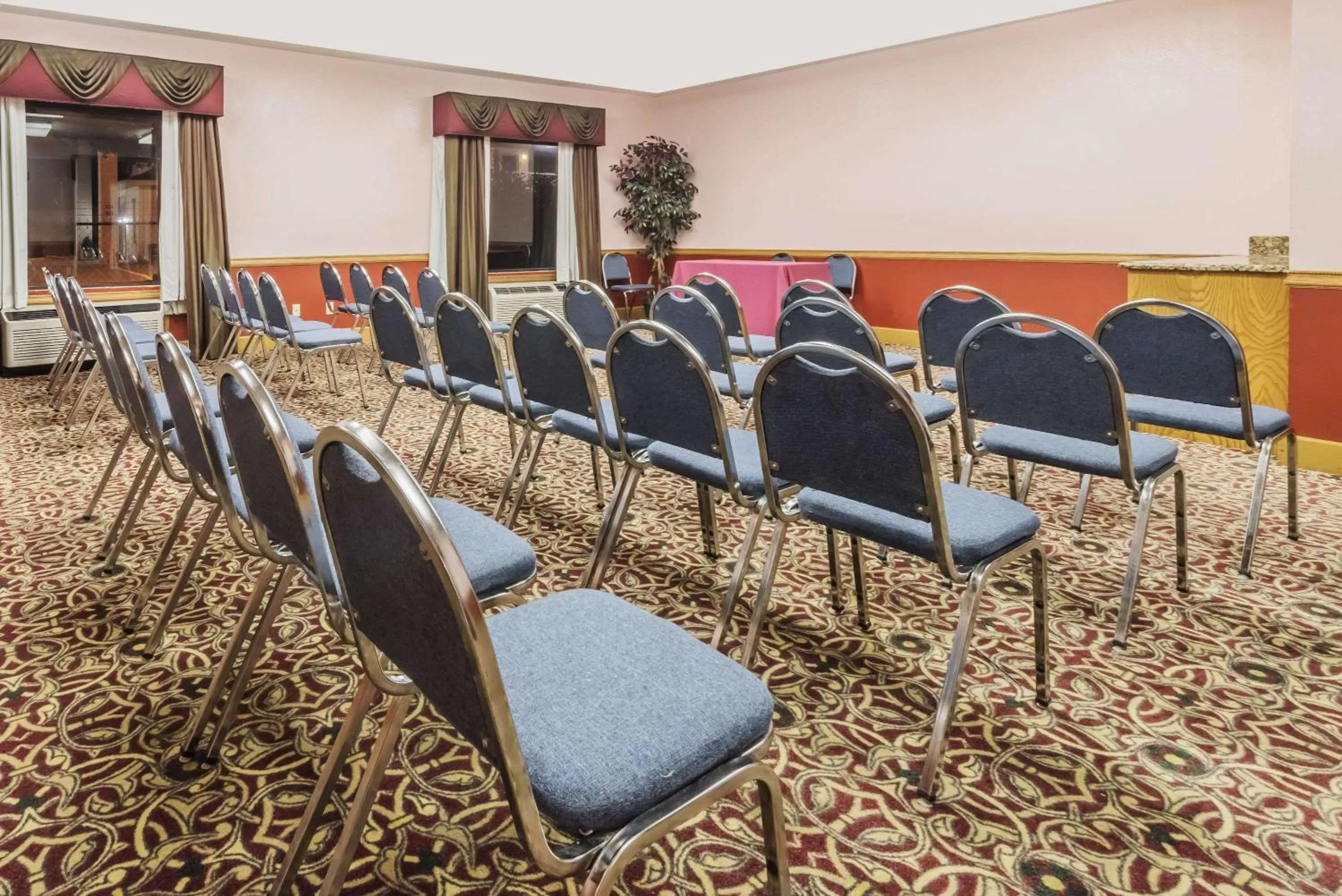 On site in Super 8 by Wyndham Fort Worth Downtown South