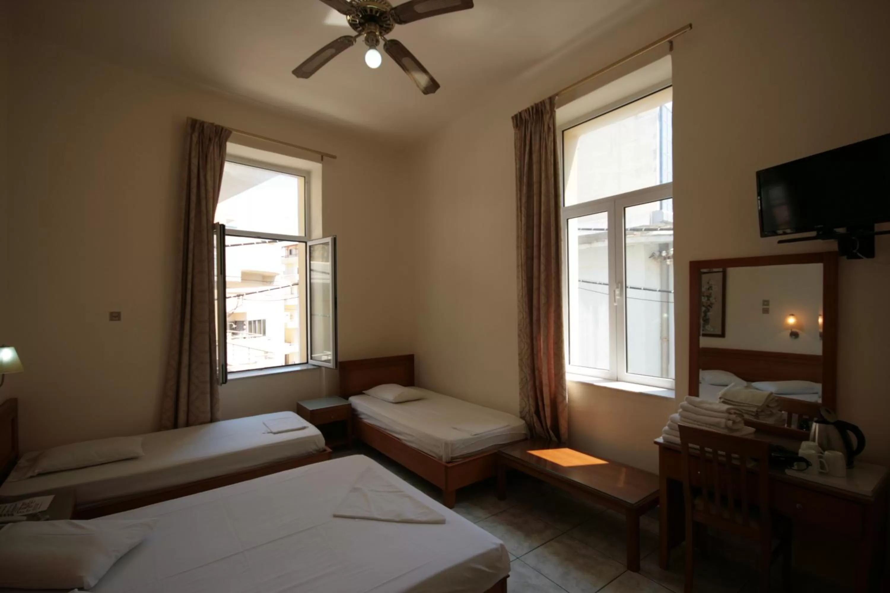 TV/Entertainment Center in Lena Hotel