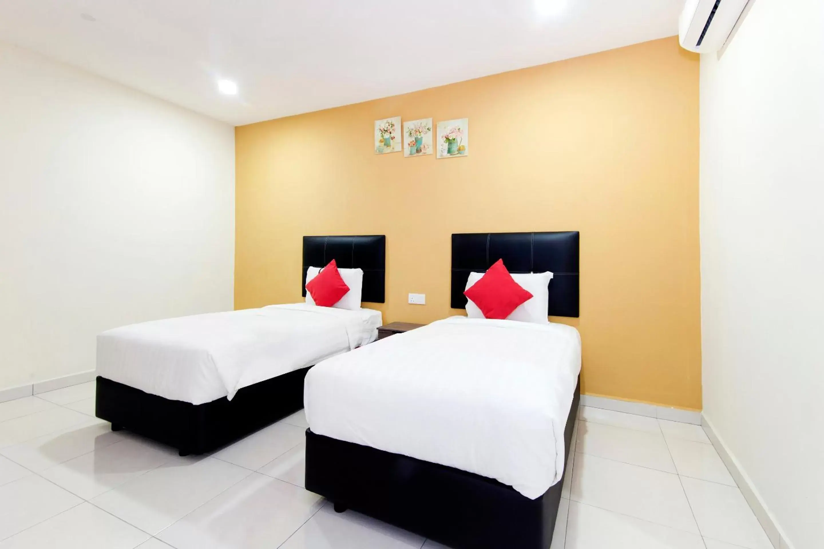 Standard Twin Room in Central Hotel Standard Twin Room in Central Hotel