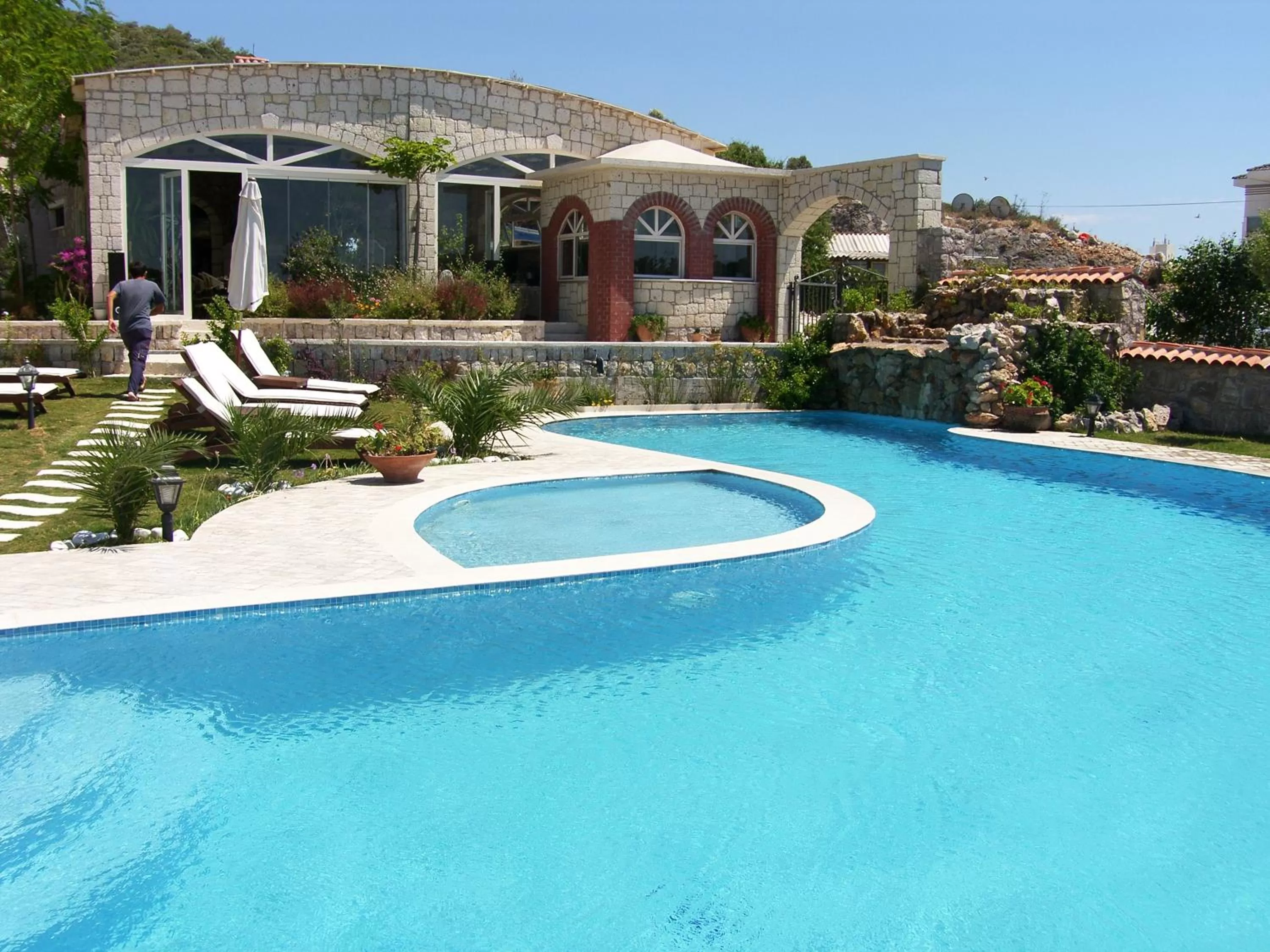 Facade/entrance, Swimming Pool in Dolina Hotel