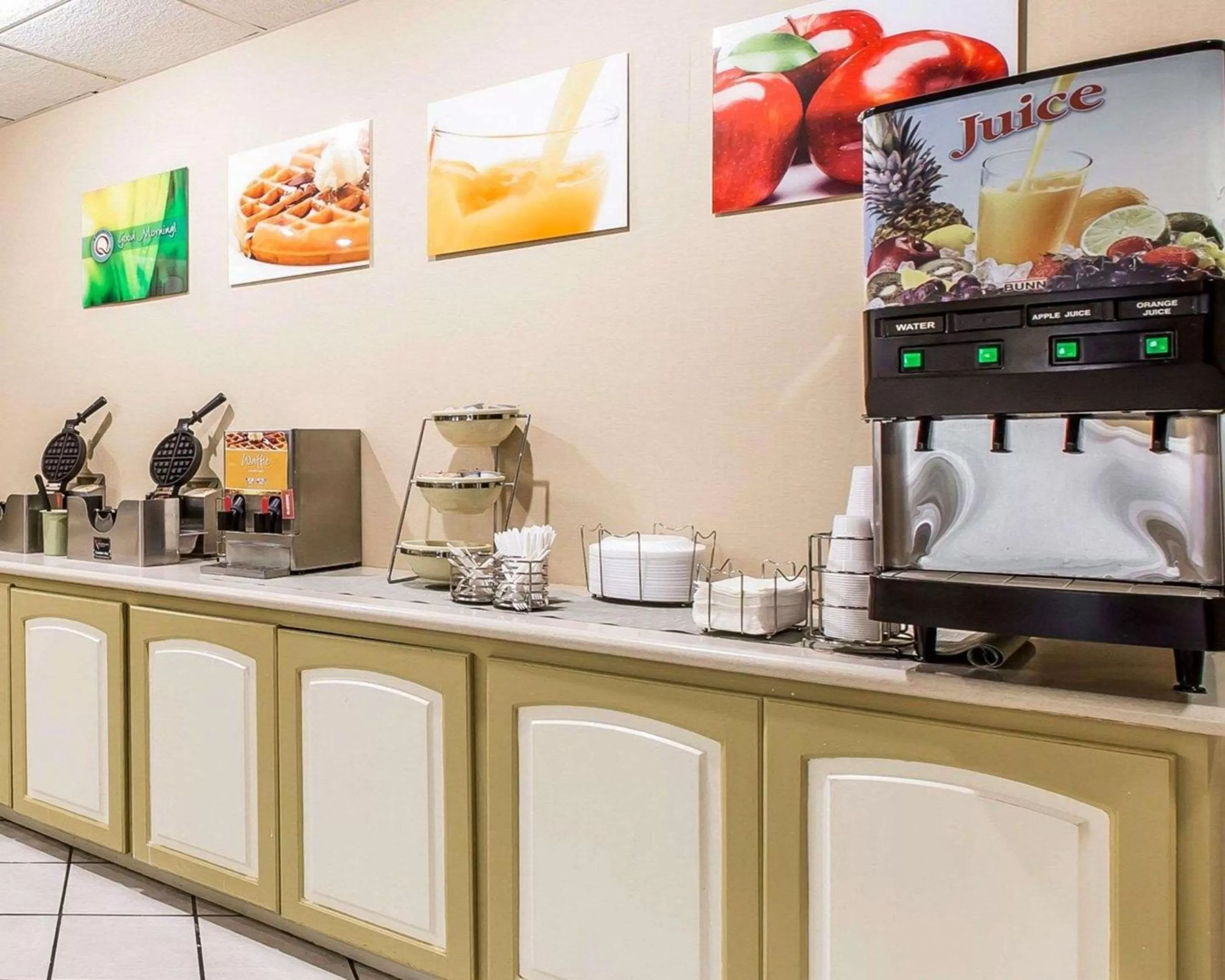 Restaurant/places to eat in Quality Inn At the Mall - Valdosta