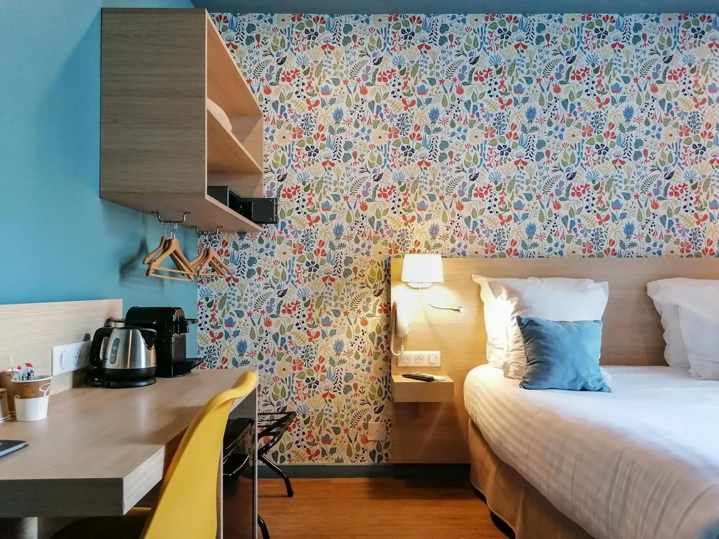 Standard Double Room - Courtyard View in Hôtel Du Centre, un hôtel AMMI Standard Double Room - Courtyard View in Hôtel Du Centre, un hôtel AMMI