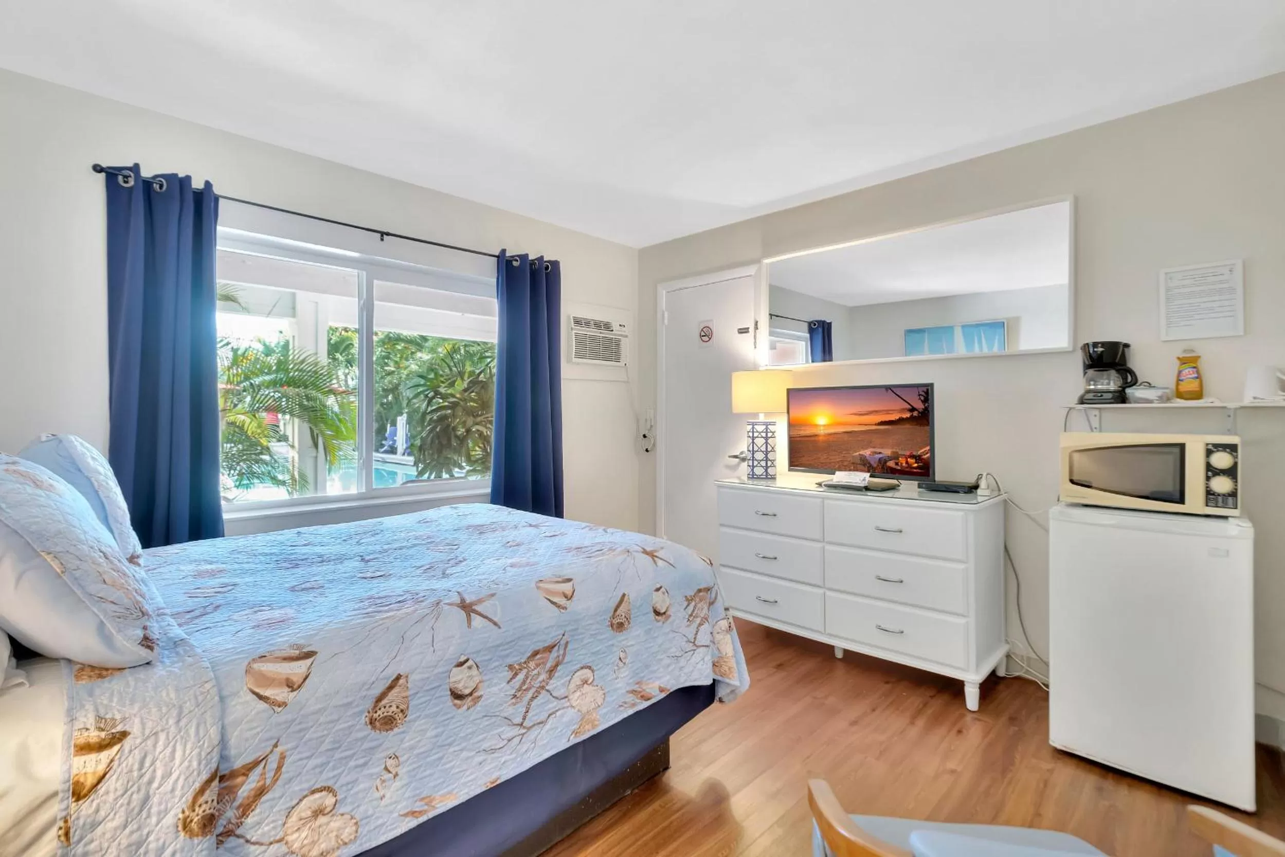 Bedroom, Bed in Seahorse Guesthouse