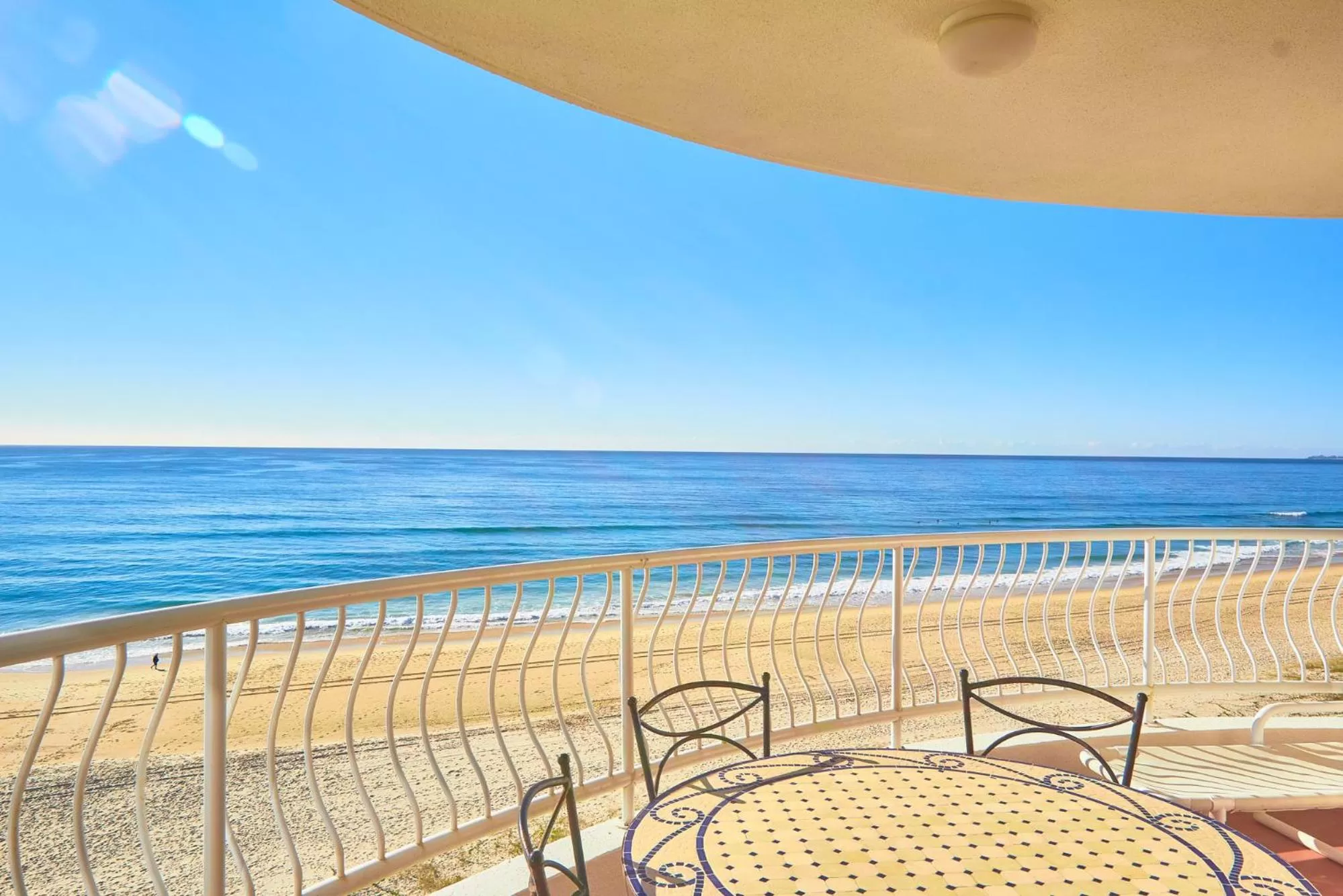 Day in Albatross North Apartments