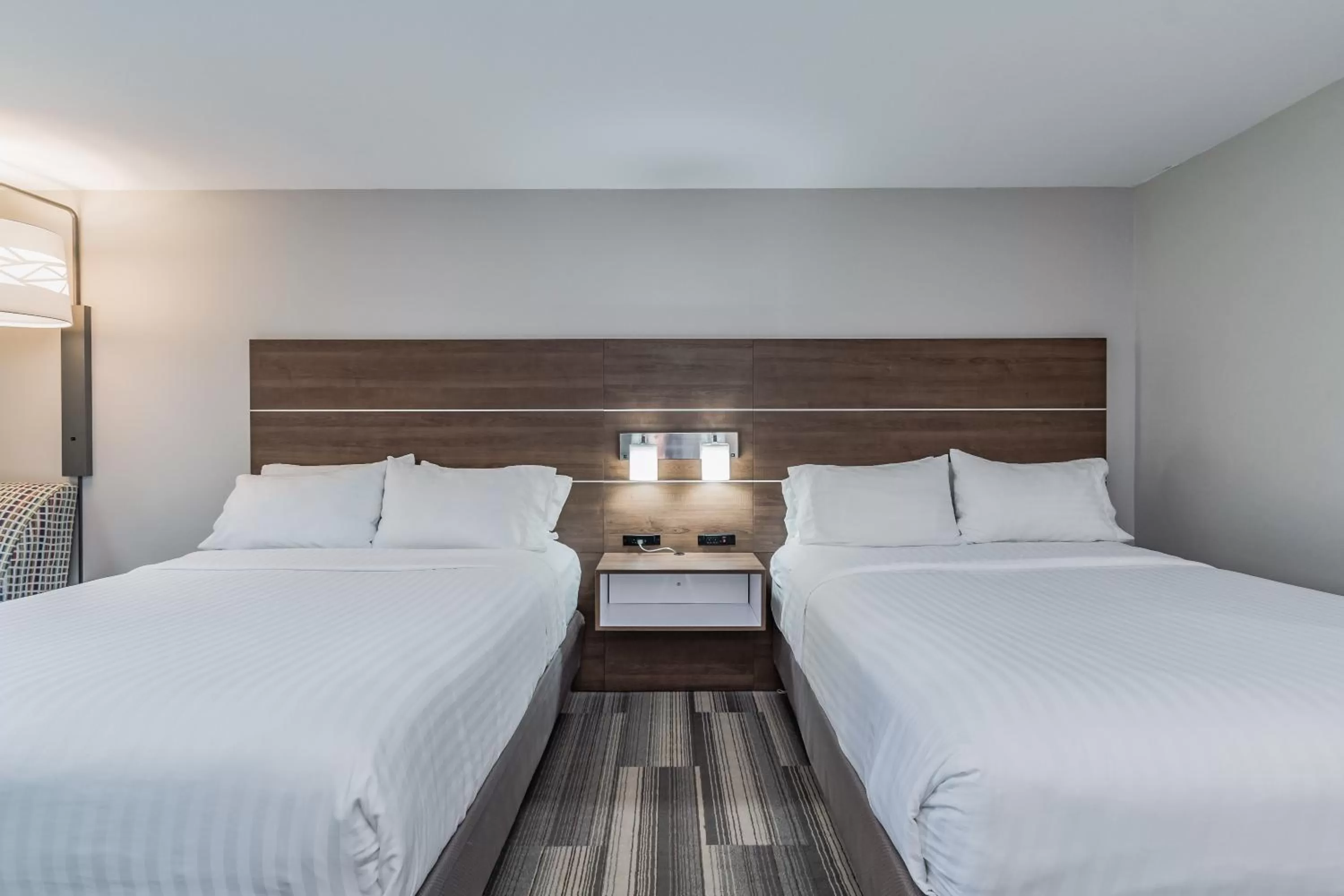 Photo of the whole room, Bed in Holiday Inn Express & Suites - South Bend - Notre Dame Univ.