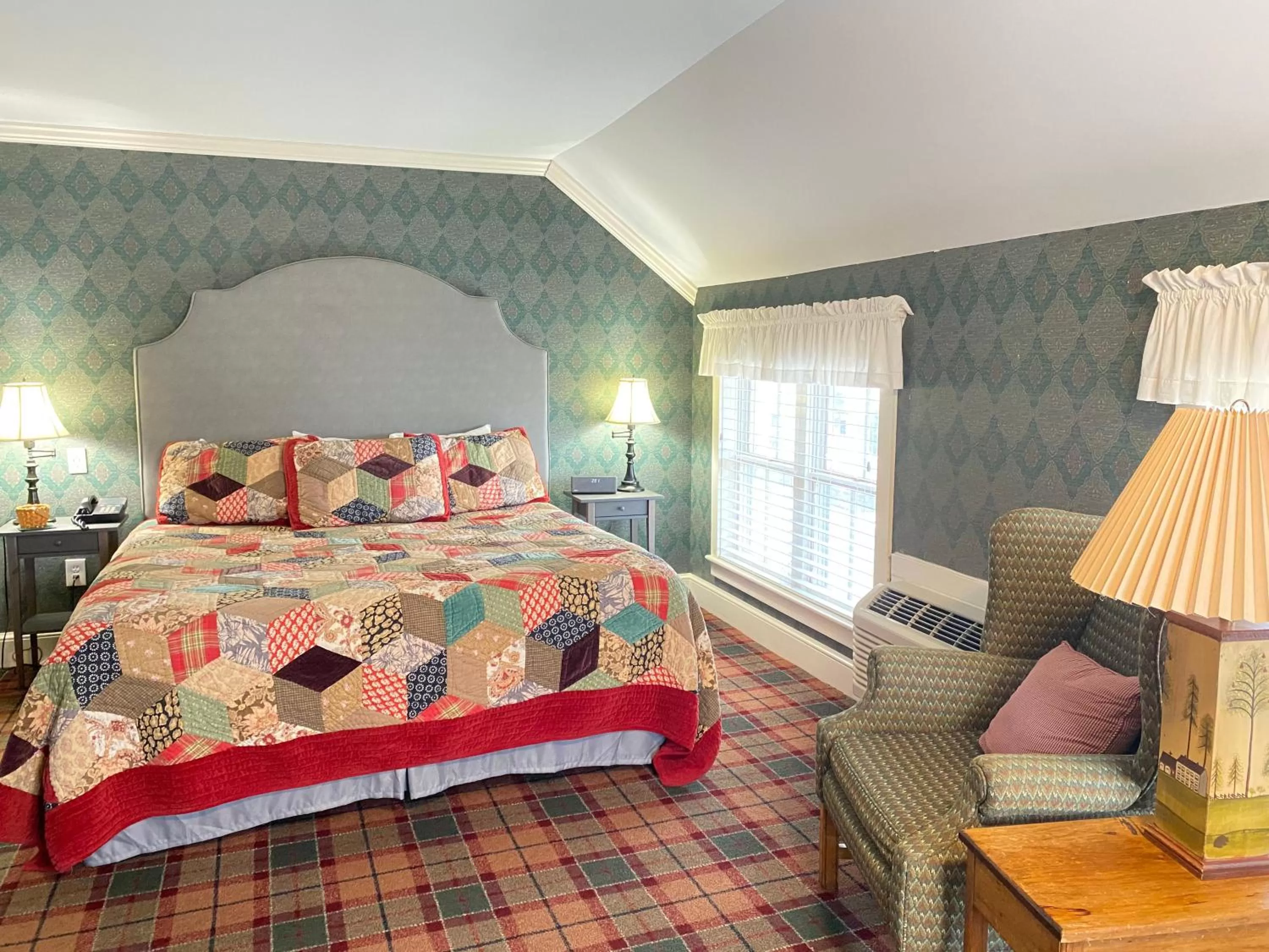 King Room with Spa Bath in Harbor House Inn