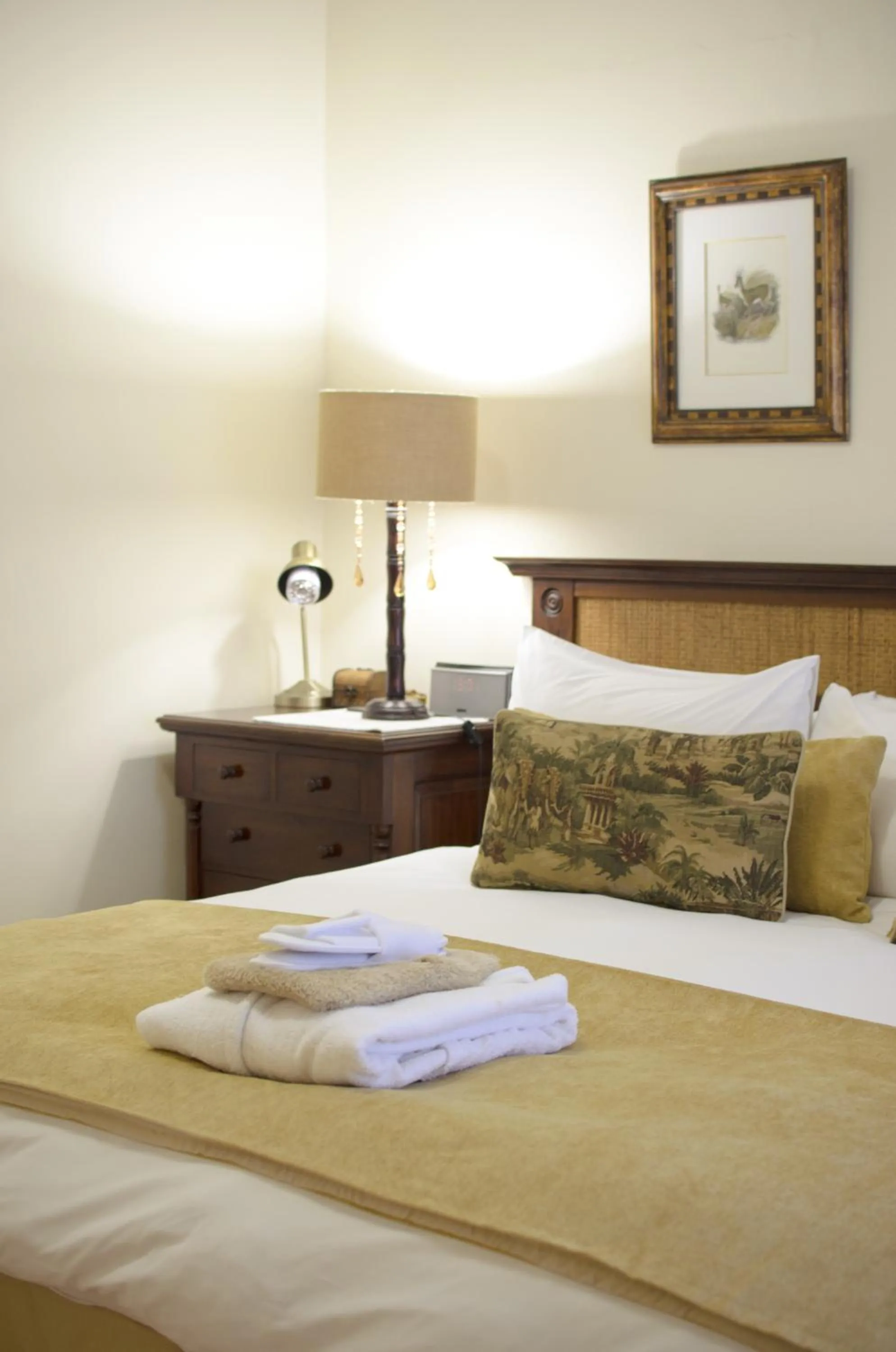 Bed in Riversong Guest House