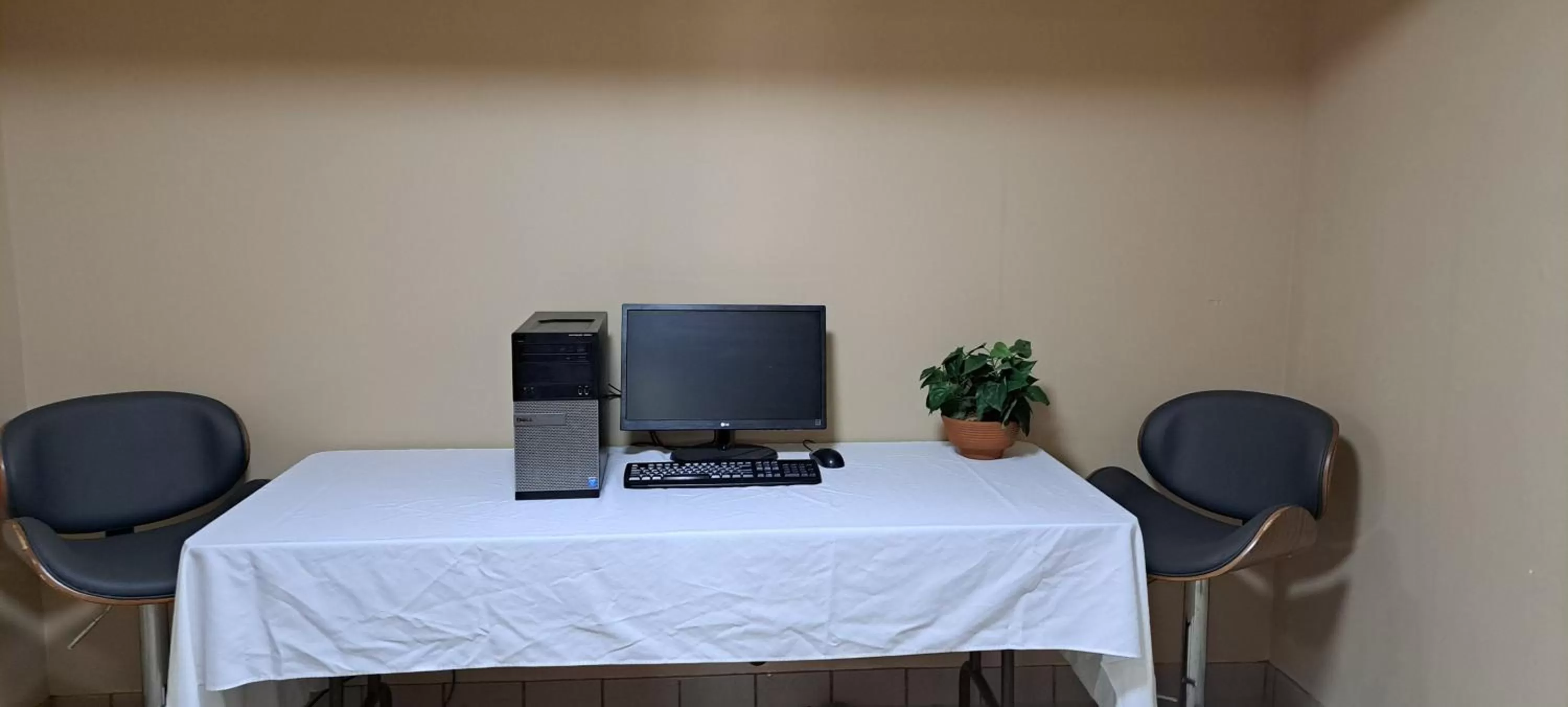 Business facilities in Travelodge by Wyndham Lacombe