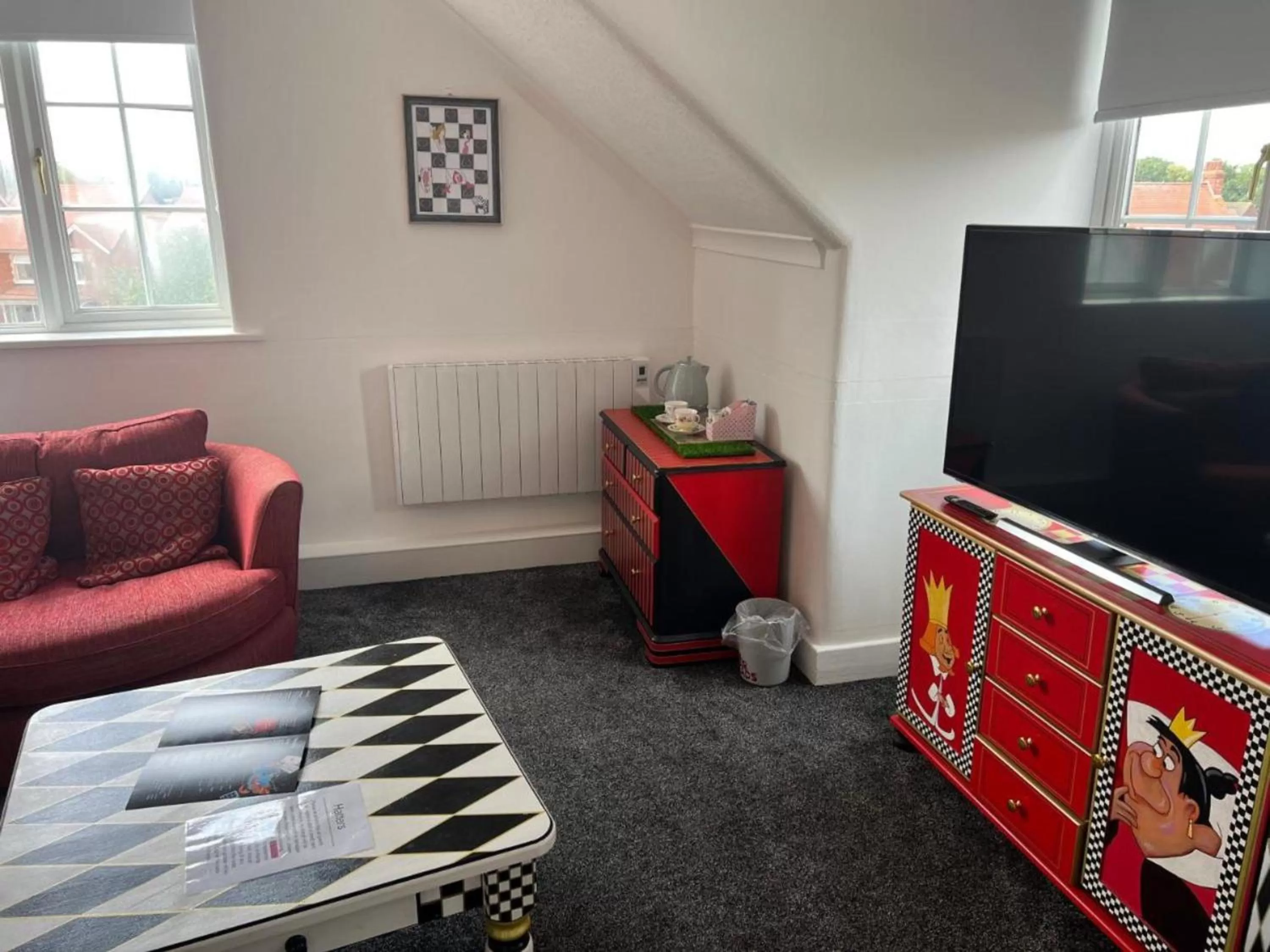 TV and multimedia in Hatters Hotel