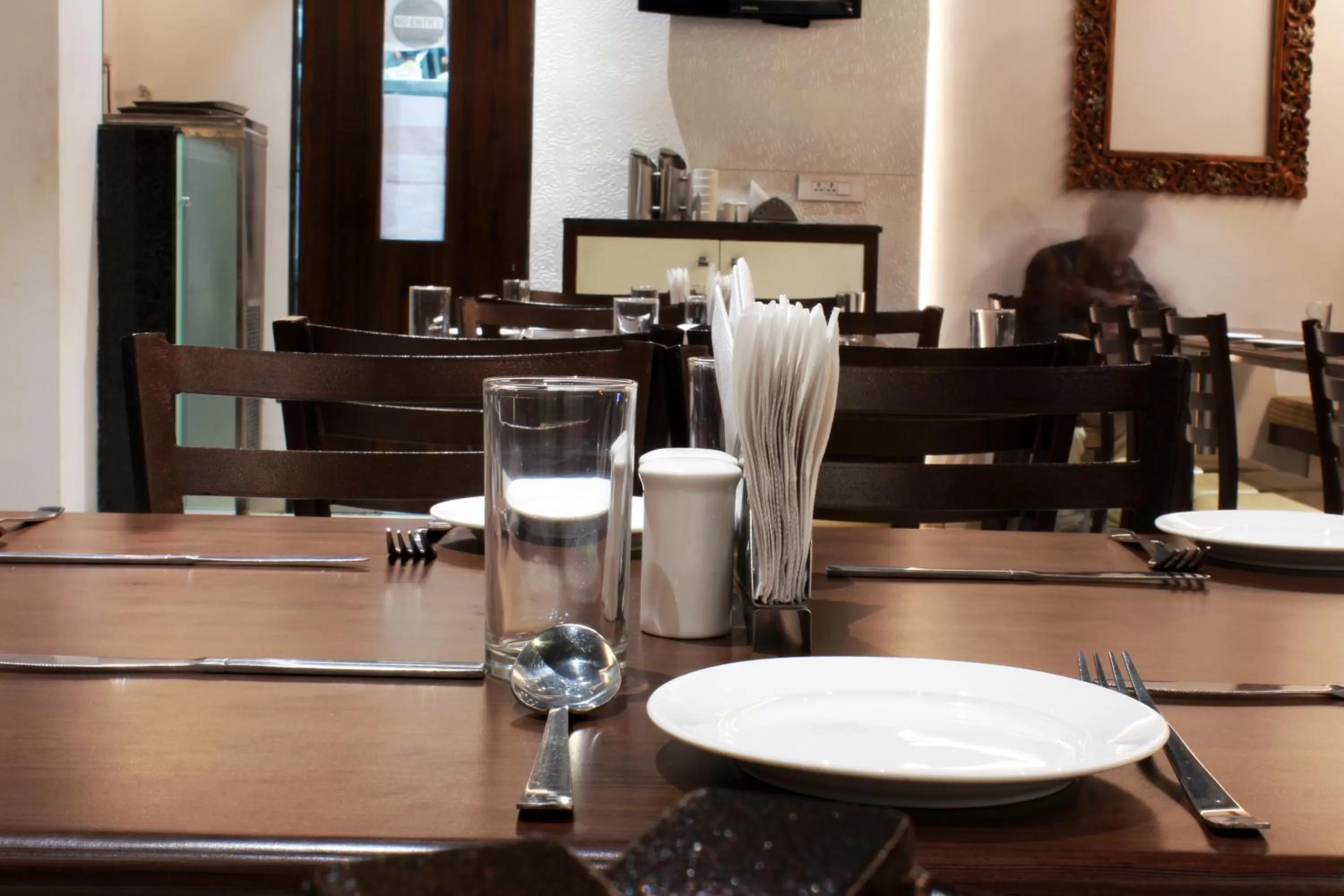 Restaurant/places to eat in Hotel SRI SRI EXECUTIVE KOLHAPUR NEAR MAHALAXMI TEMPLE