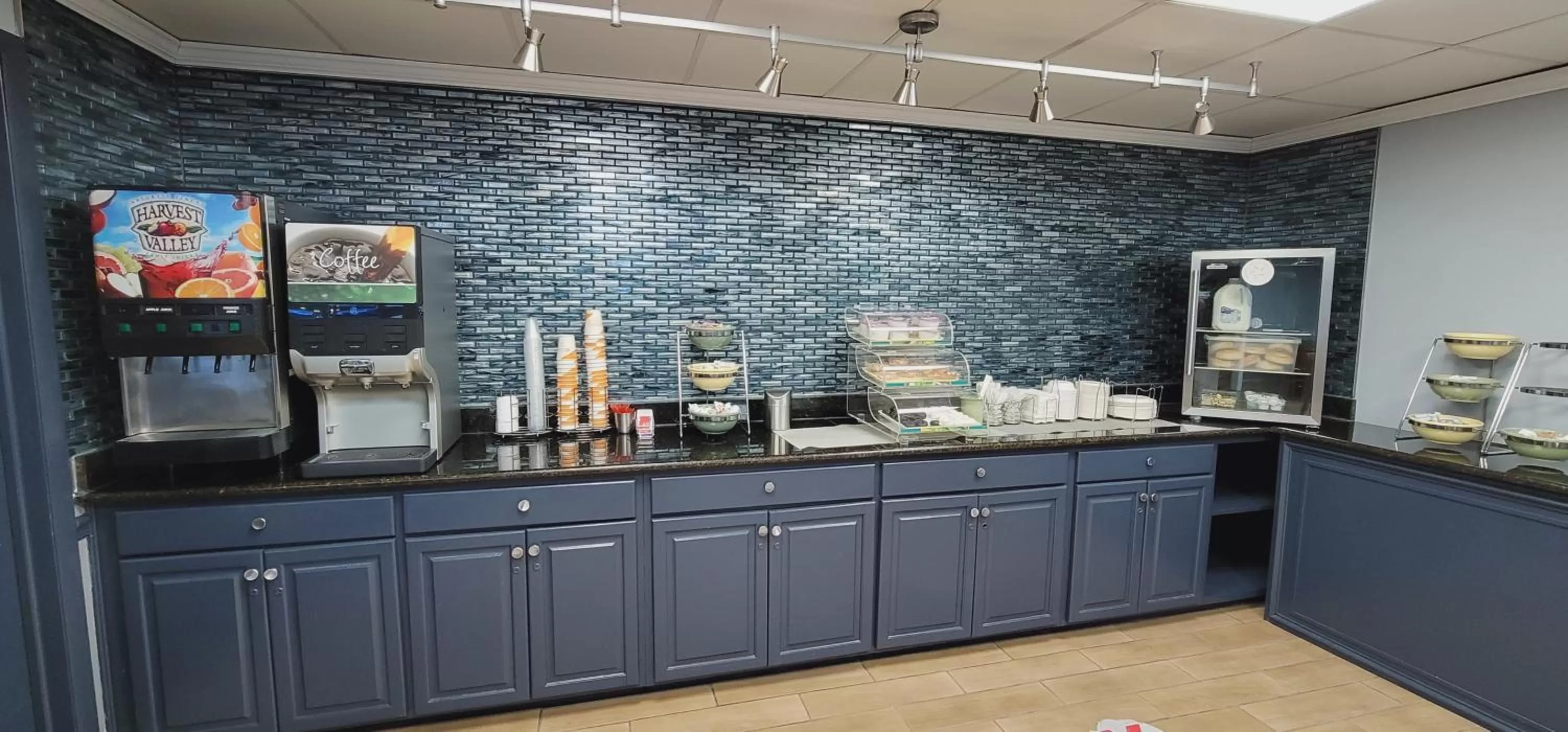 Breakfast in Quality Inn & Suites CVG Airport