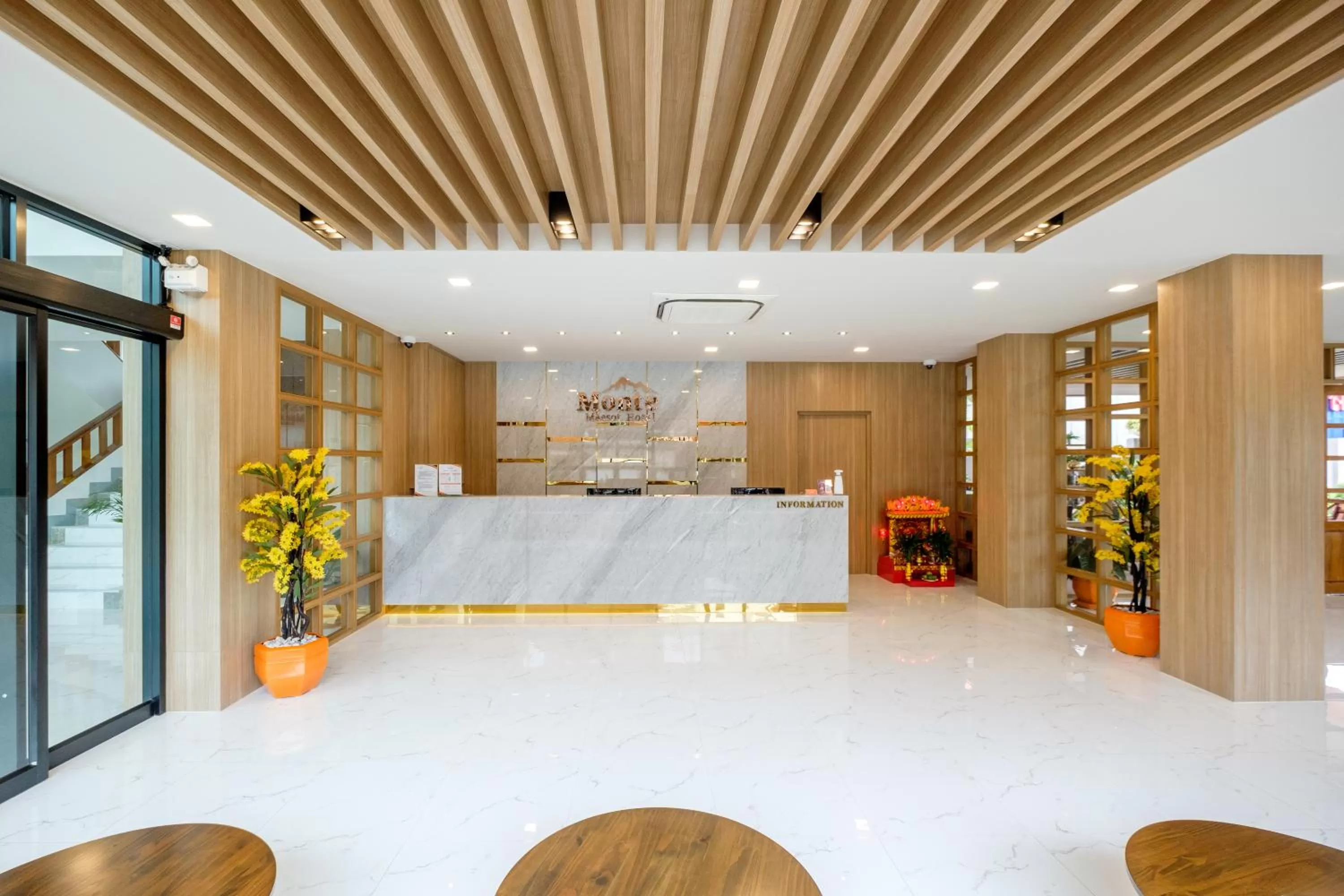 Seating area in Monte Maesot hotel