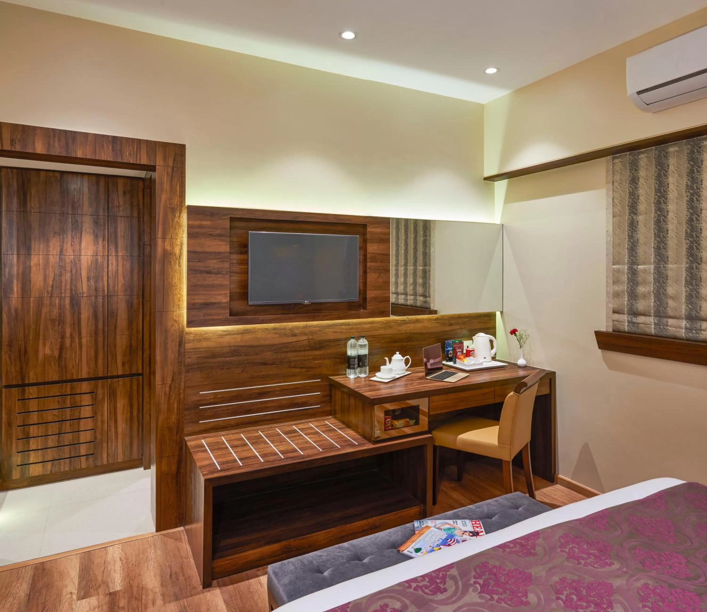 Photo of the whole room in Hotel Bawa Regency