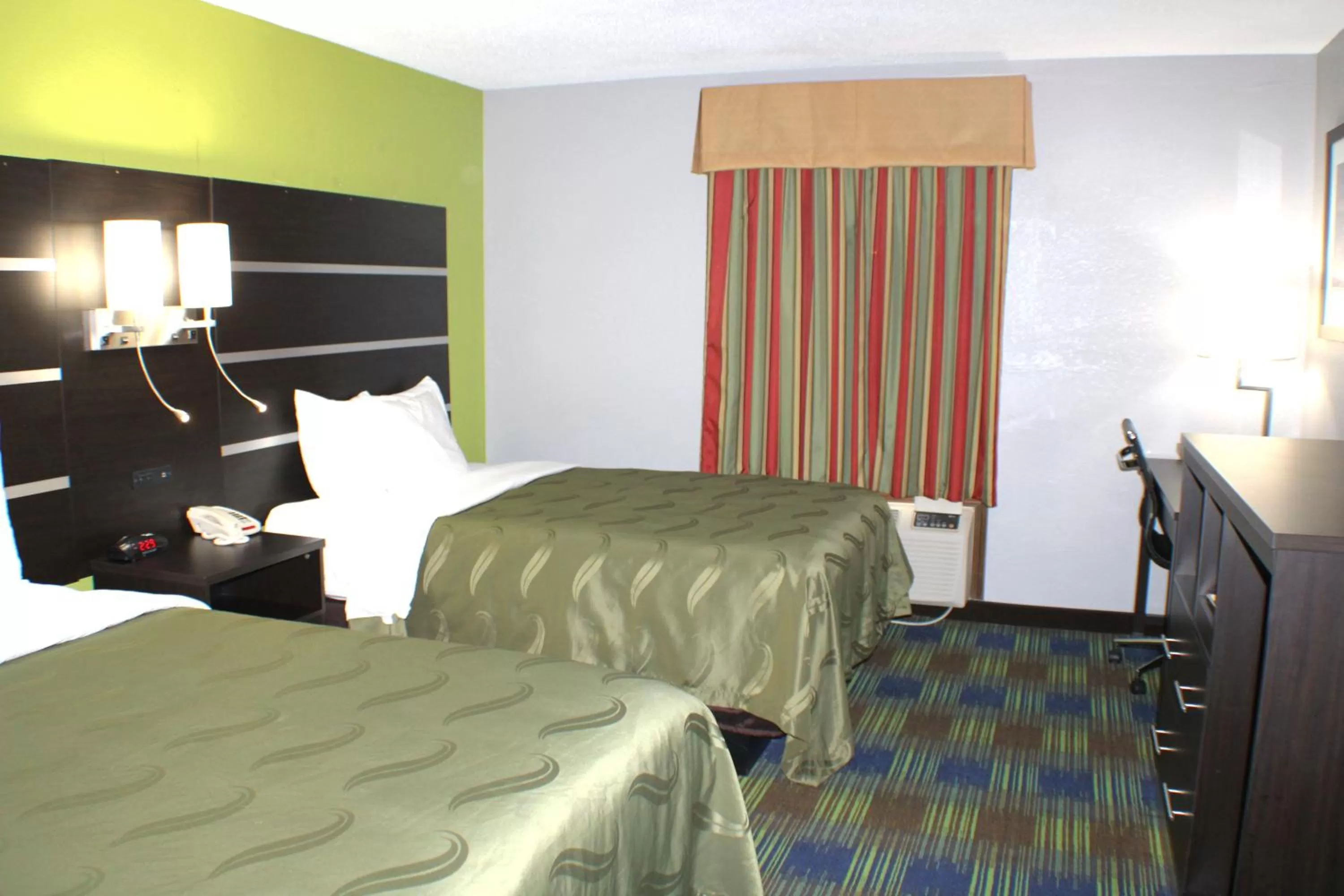 Bedroom, Bed in Quality Inn & Suites Bedford West