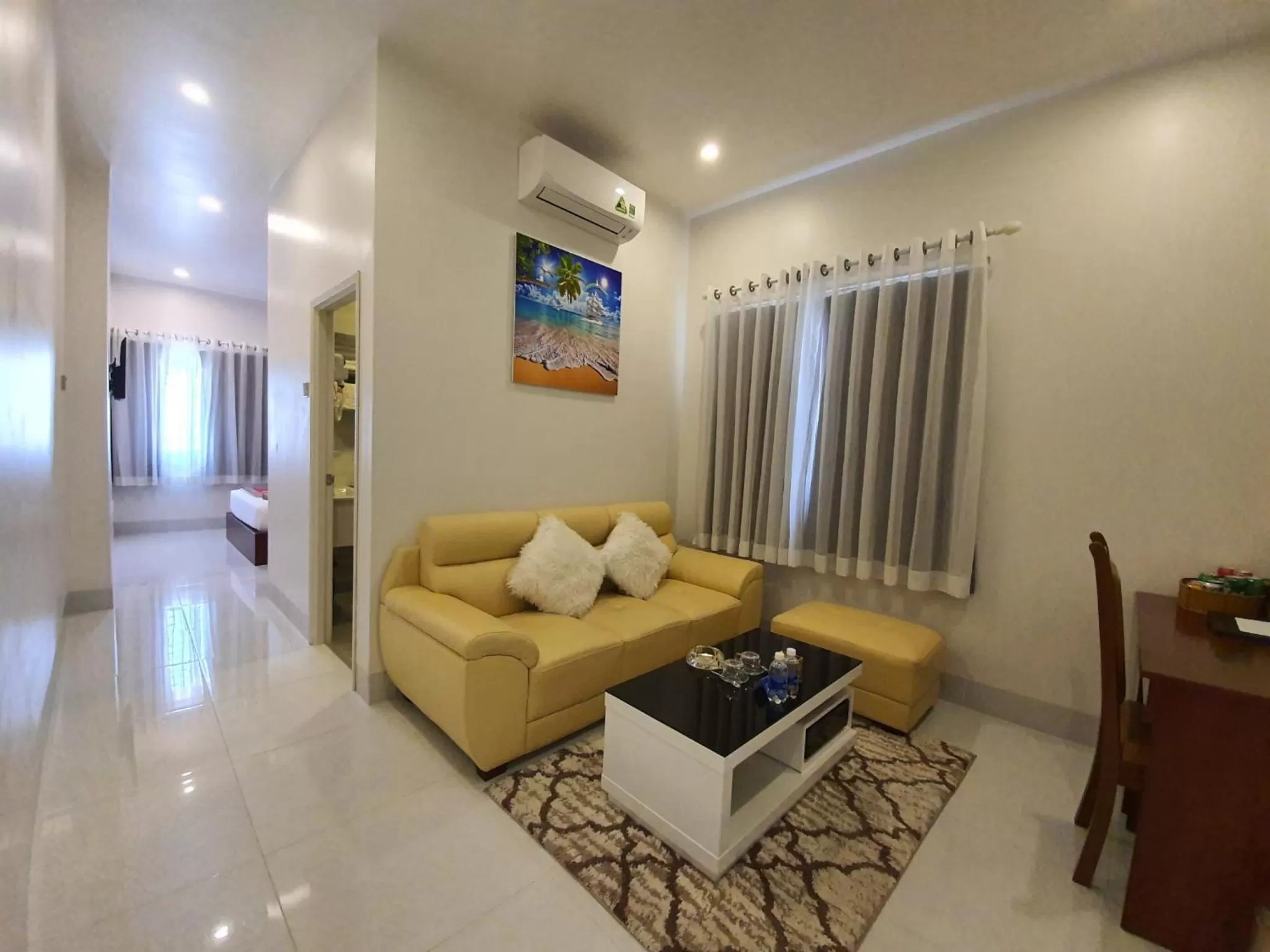 Living room, Seating Area in Royal Hotel