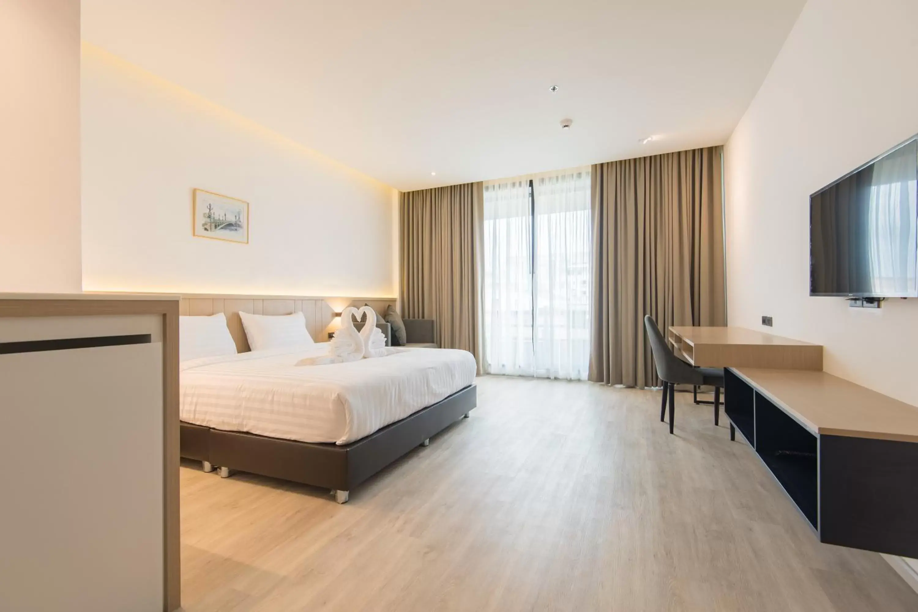 Superior King Room in Madison Bangkok Hotel Superior King Room in Madison Bangkok Hotel