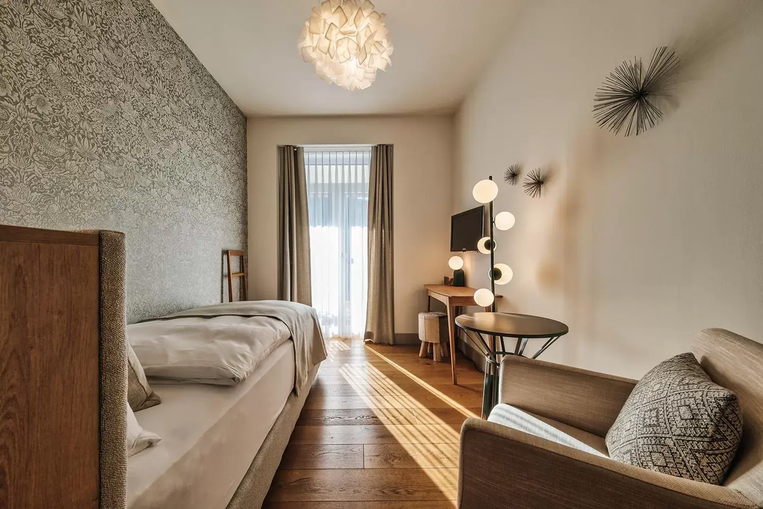 Single Room with Balcony - single occupancy in Hotel Edelweiss Single Room with Balcony - single occupancy in Hotel Edelweiss