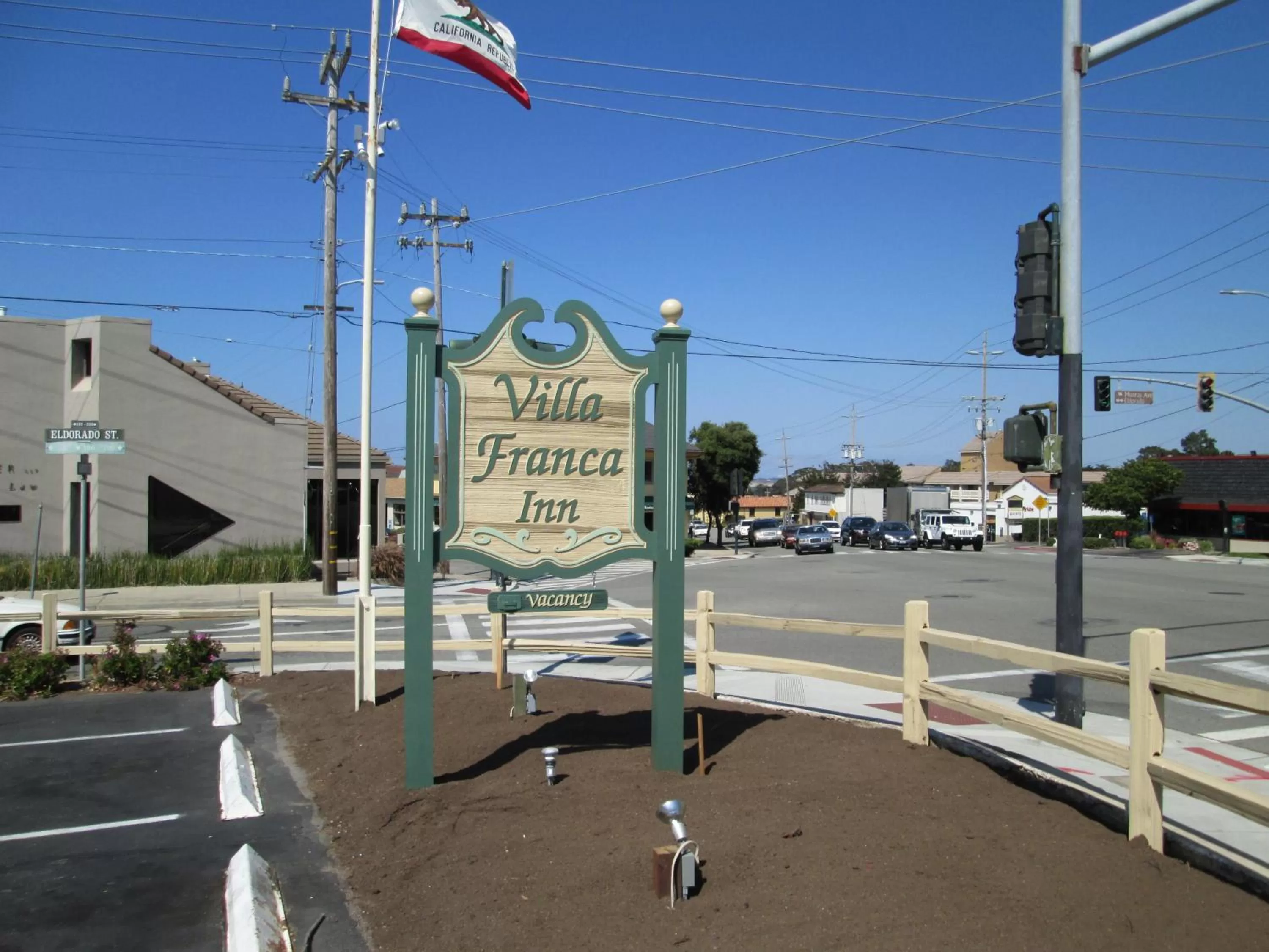 Facade/entrance in Villa Franca Inn