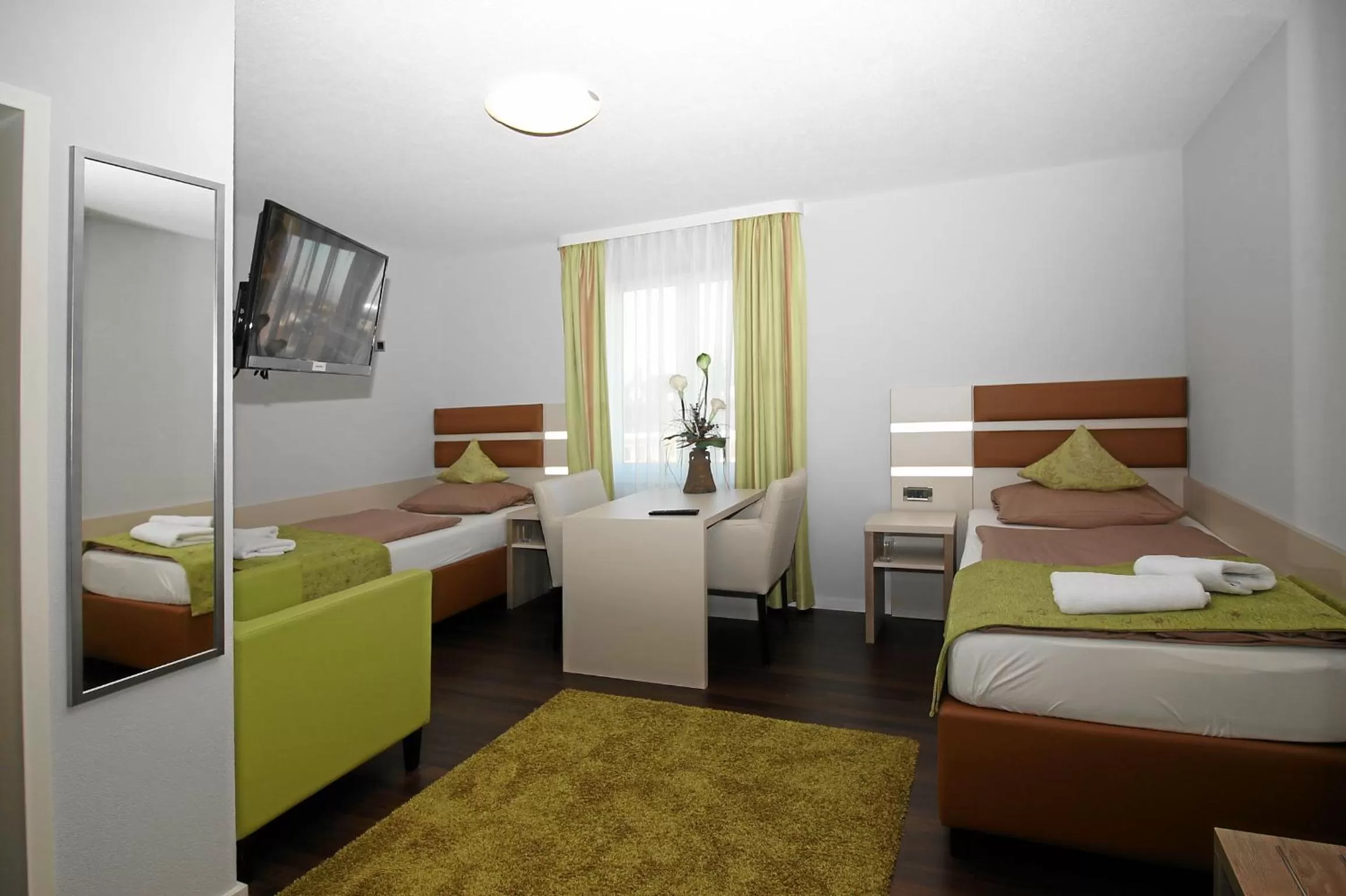 Photo of the whole room, Bed in Hotel-Restaurant Axion