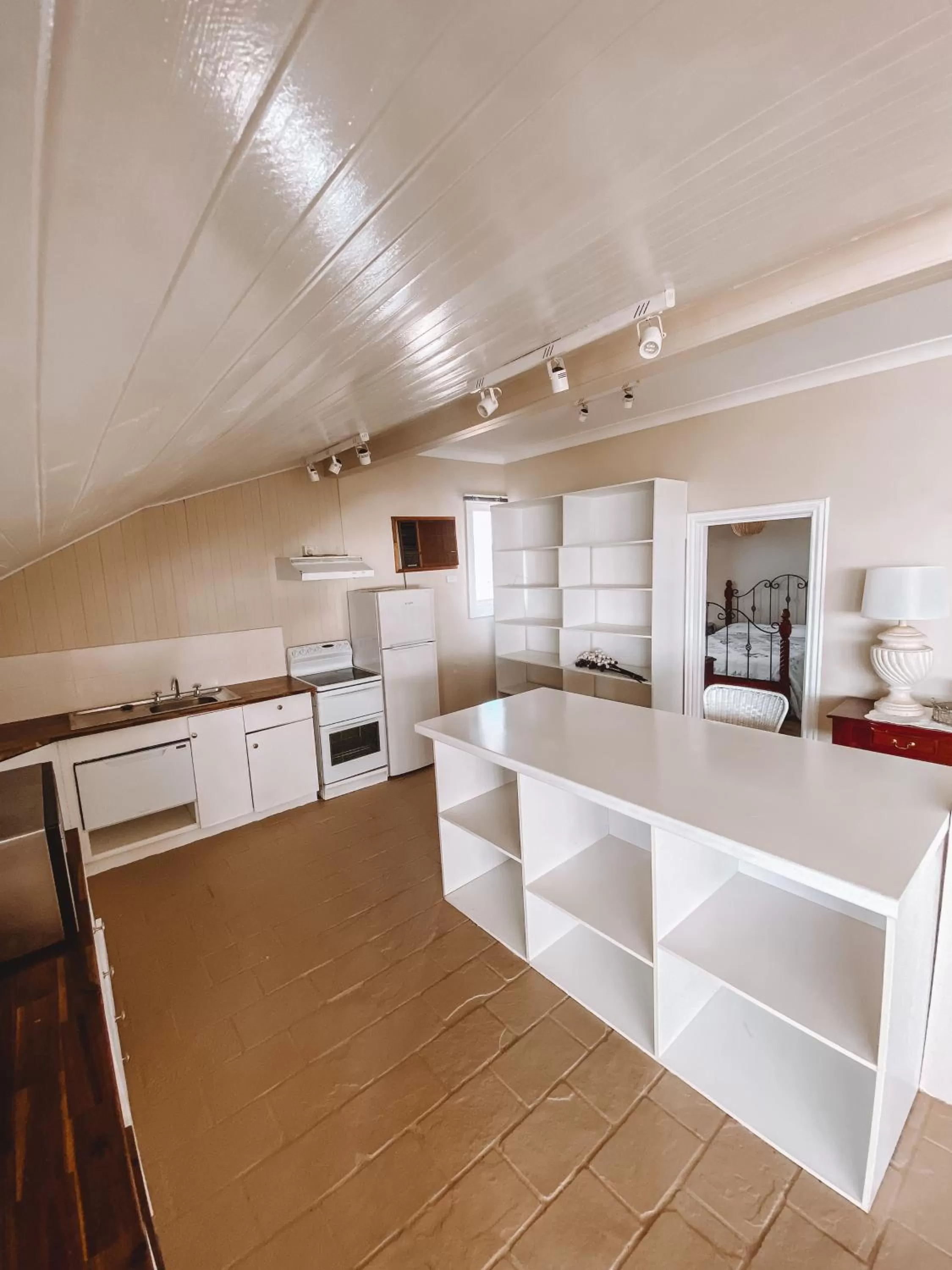 Kitchen or kitchenette, Kitchen/Kitchenette in Stella's Dromana Hotel