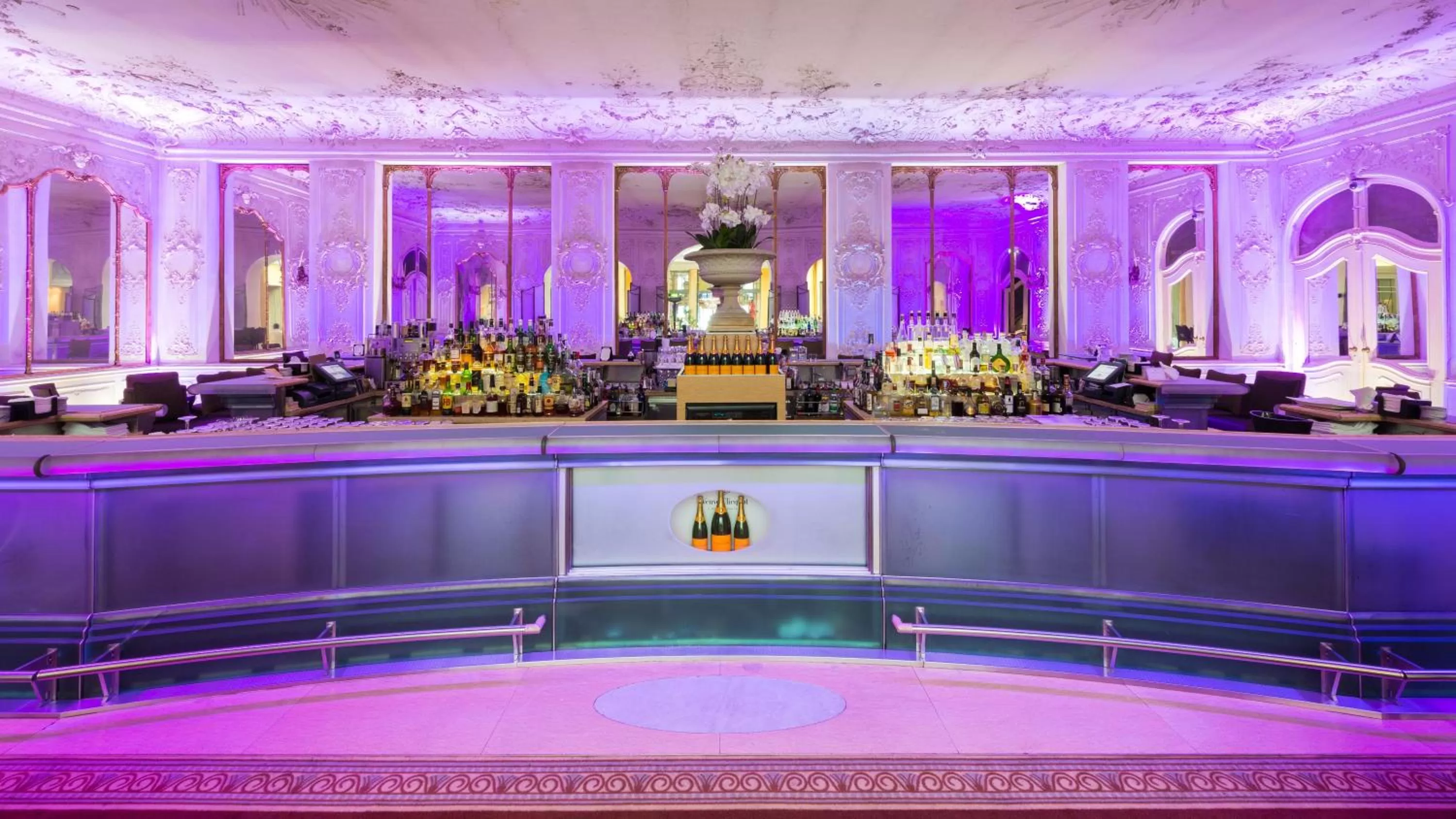 Lounge or bar in Hotel Bayerischer Hof