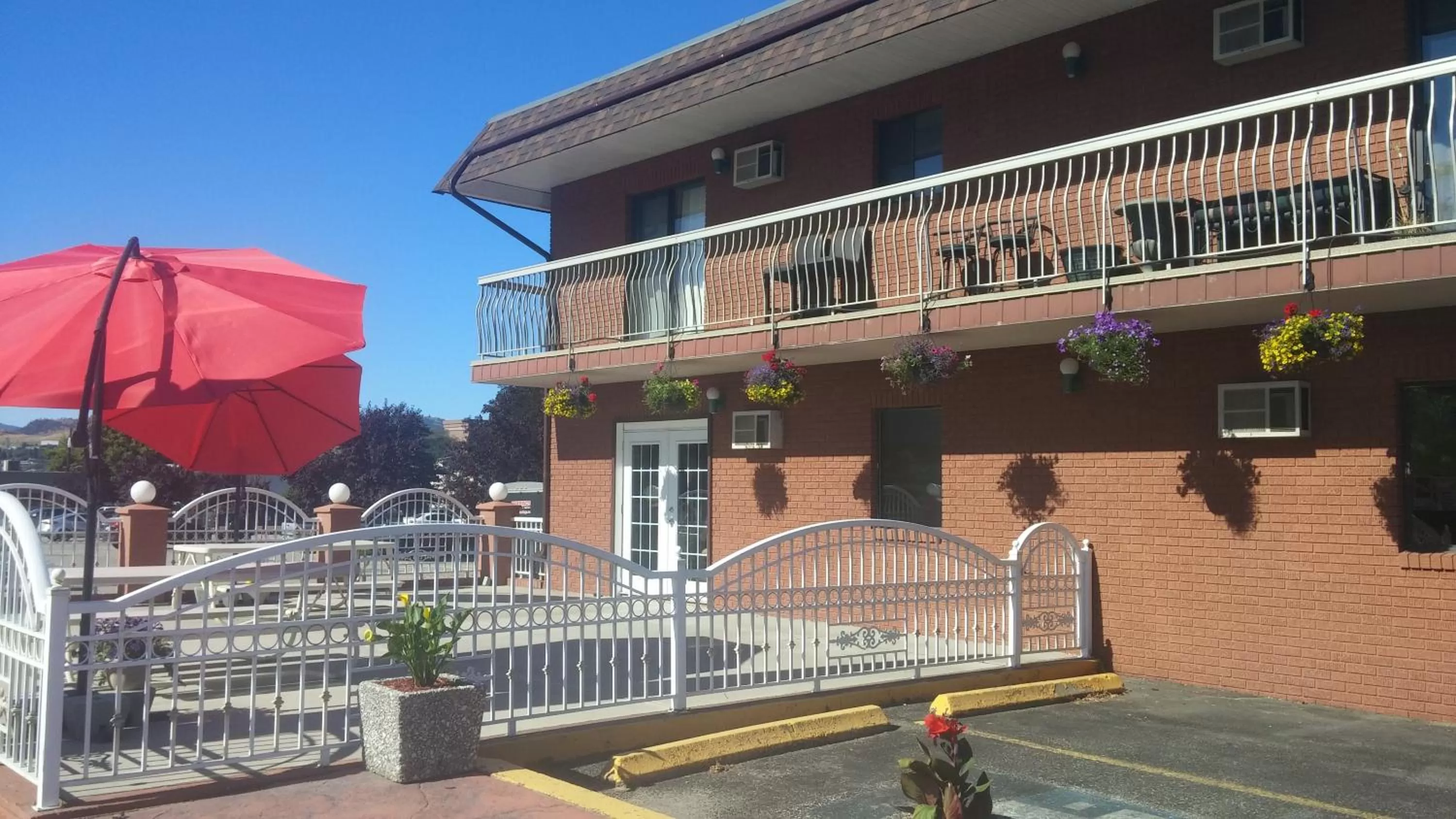 Balcony/Terrace in Canadas Best Value Inn & Suites-Vernon