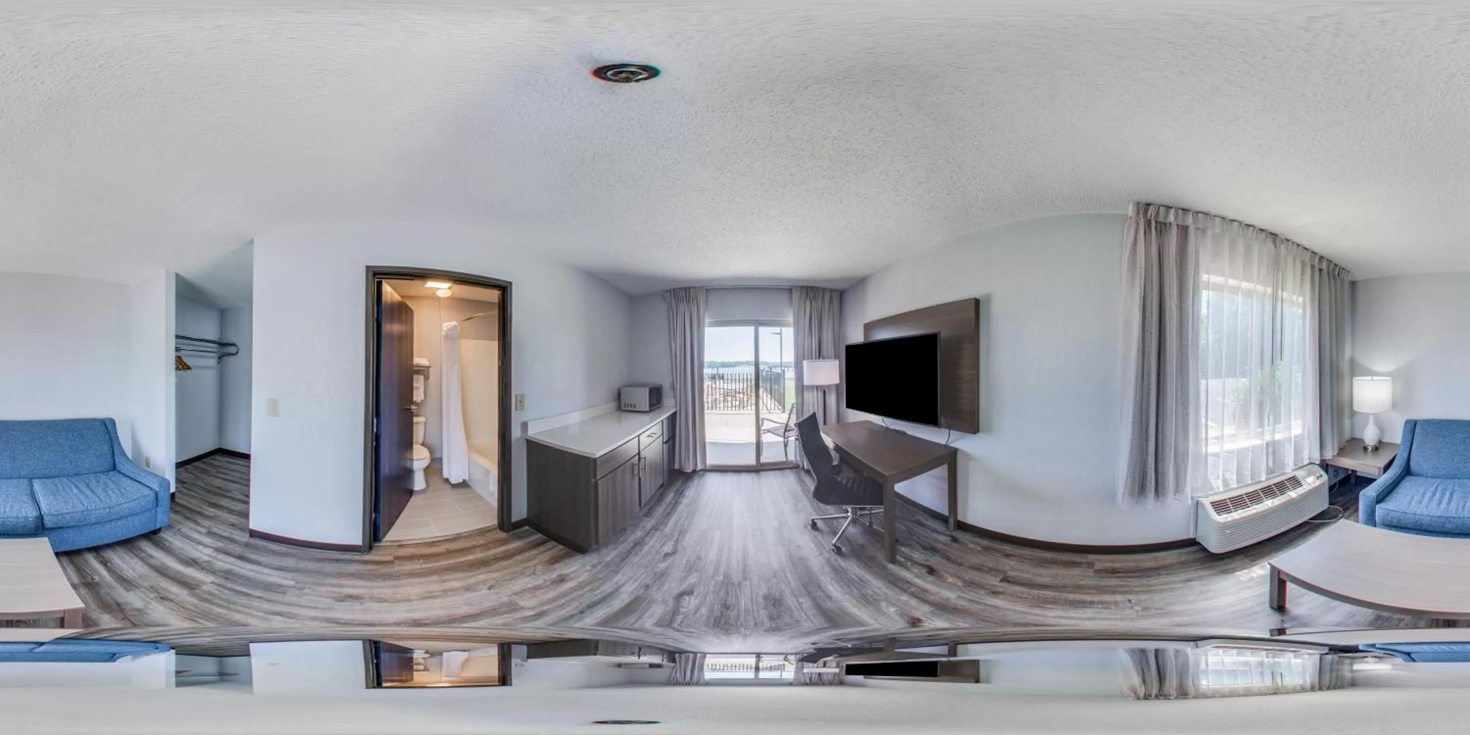TV and multimedia, Bed in Clarion Pointe on the lake Clarksville-South Hill West